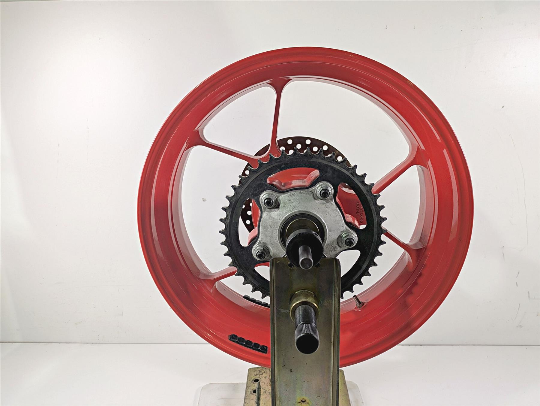 2017 Aprilia RSV 1100 Tuono V4 Factory Straight 17x6 Rear Wheel Rim 2B002118 {{ shop.shopifyCountryName }} - Mototech271