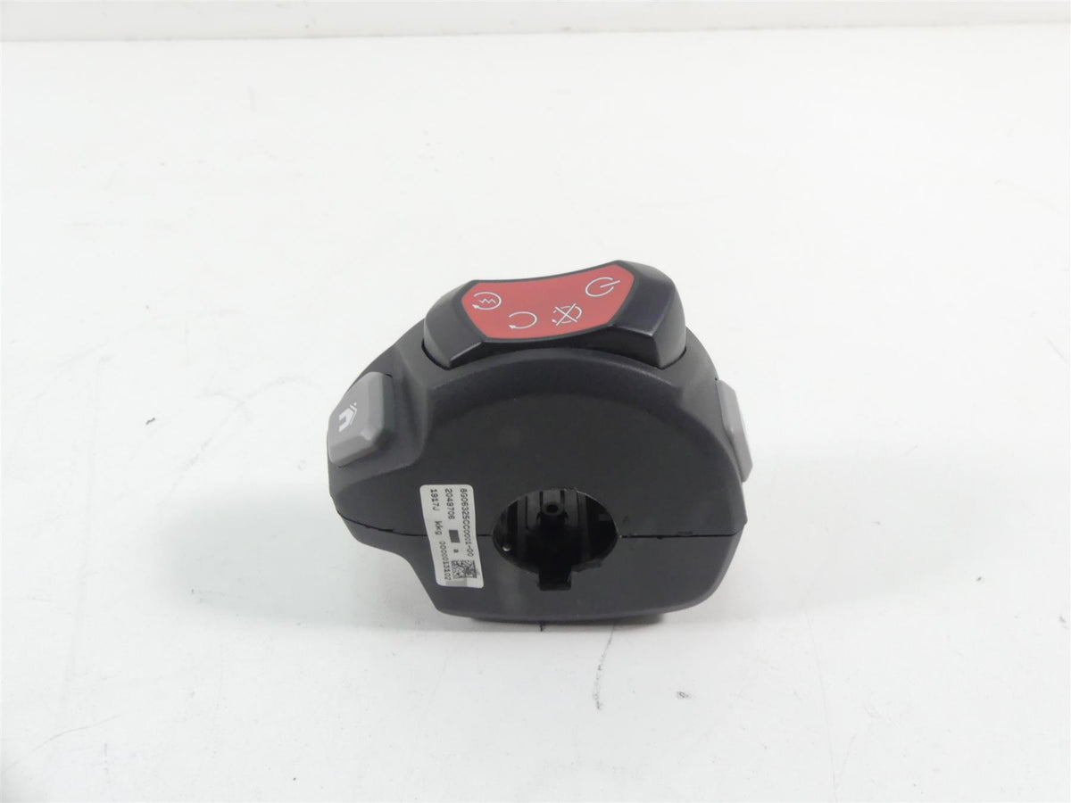2020 Triumph Speed Triple RS 1050 Right Start Kill Lock Control Switch T2049706 {{ shop.shopifyCountryName }} - Mototech271