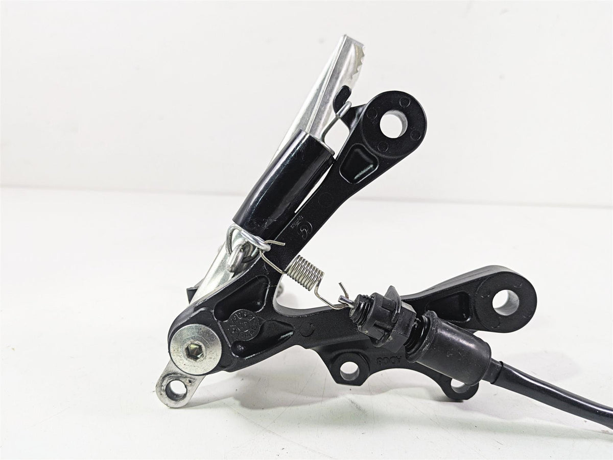 2024 Kawasaki ZX6R ZX636 Ninja Right Footpeg Brake Pedals Set 35063-0590-18R {{ shop.shopifyCountryName }} - Mototech271