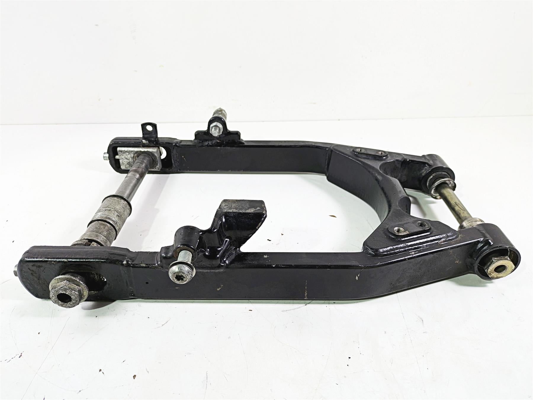 2016 Harley FXDL Dyna Low Rider Rear Swingarm Swing Arm Suspension 47820-10 {{ shop.shopifyCountryName }} - Mototech271
