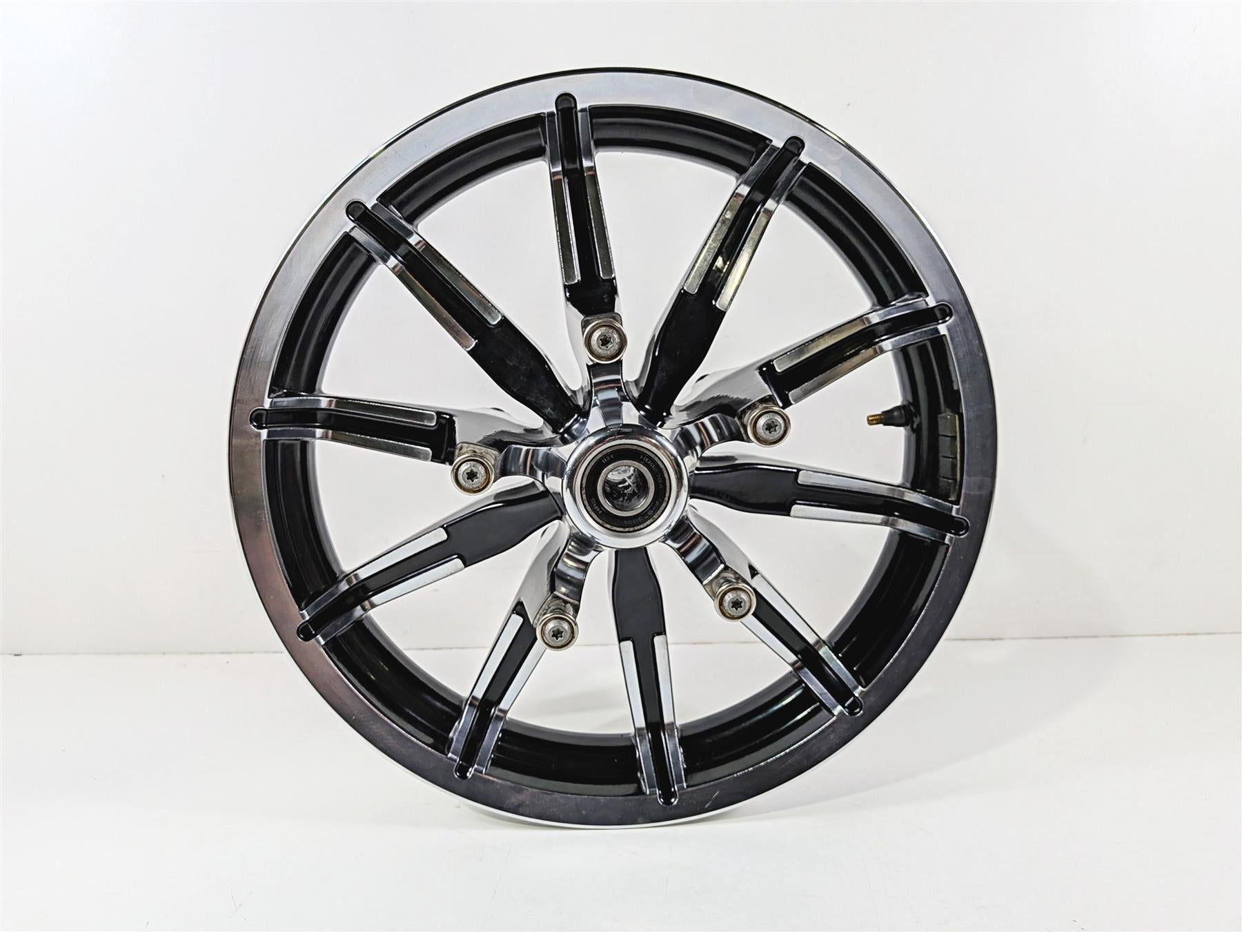 2014 Harley Touring FLHTK Electra Glide Straight 17x3 Front Wheel 10 Sp 43300386-Mototech271