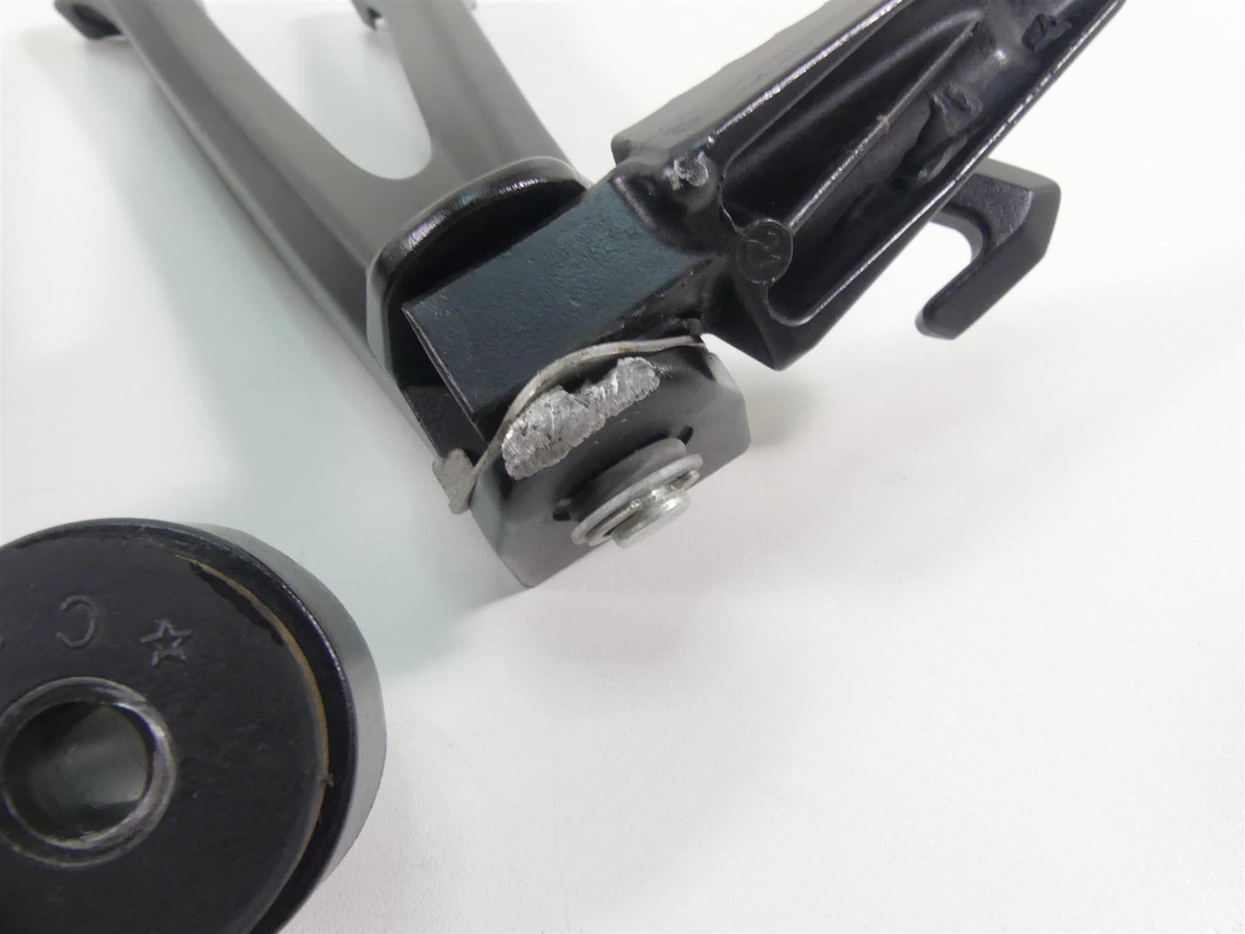 2022 Suzuki GSXR750 Rear Passenger Footpeg Foot Rest Set 43600-14J30 43700-14J30 {{ shop.shopifyCountryName }} - Mototech271