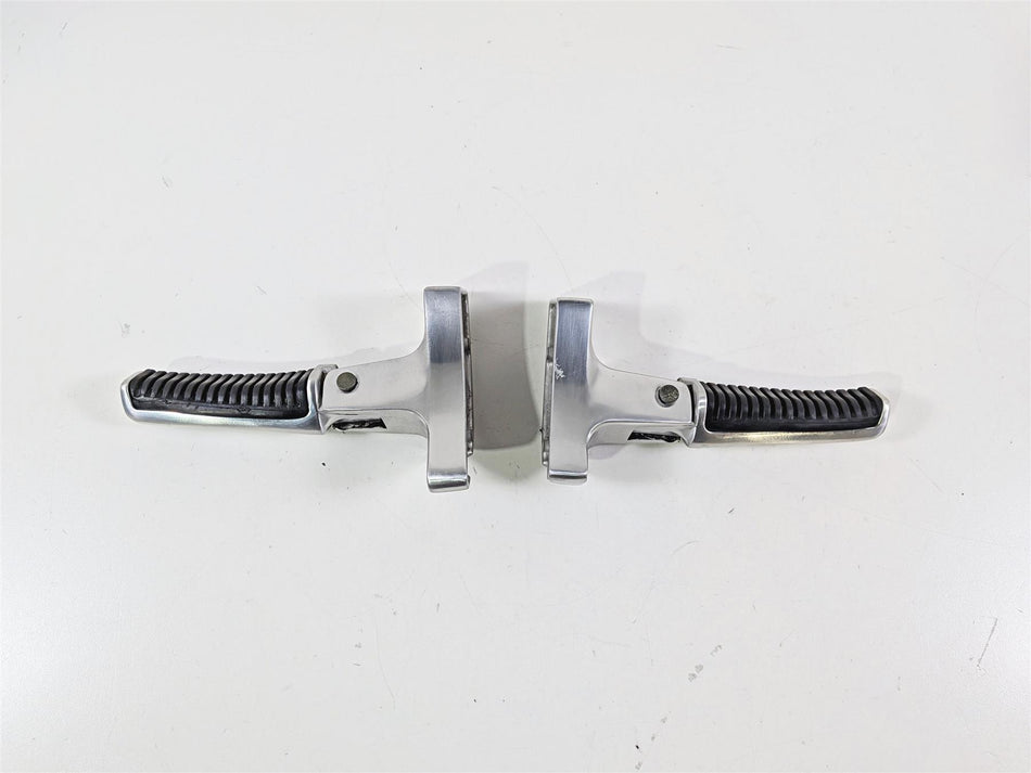 2006 Suzuki C90 VL1500T Boulevard Rear Passenger Footpeg Set 43811-10F10 {{ shop.shopifyCountryName }} - Mototech271