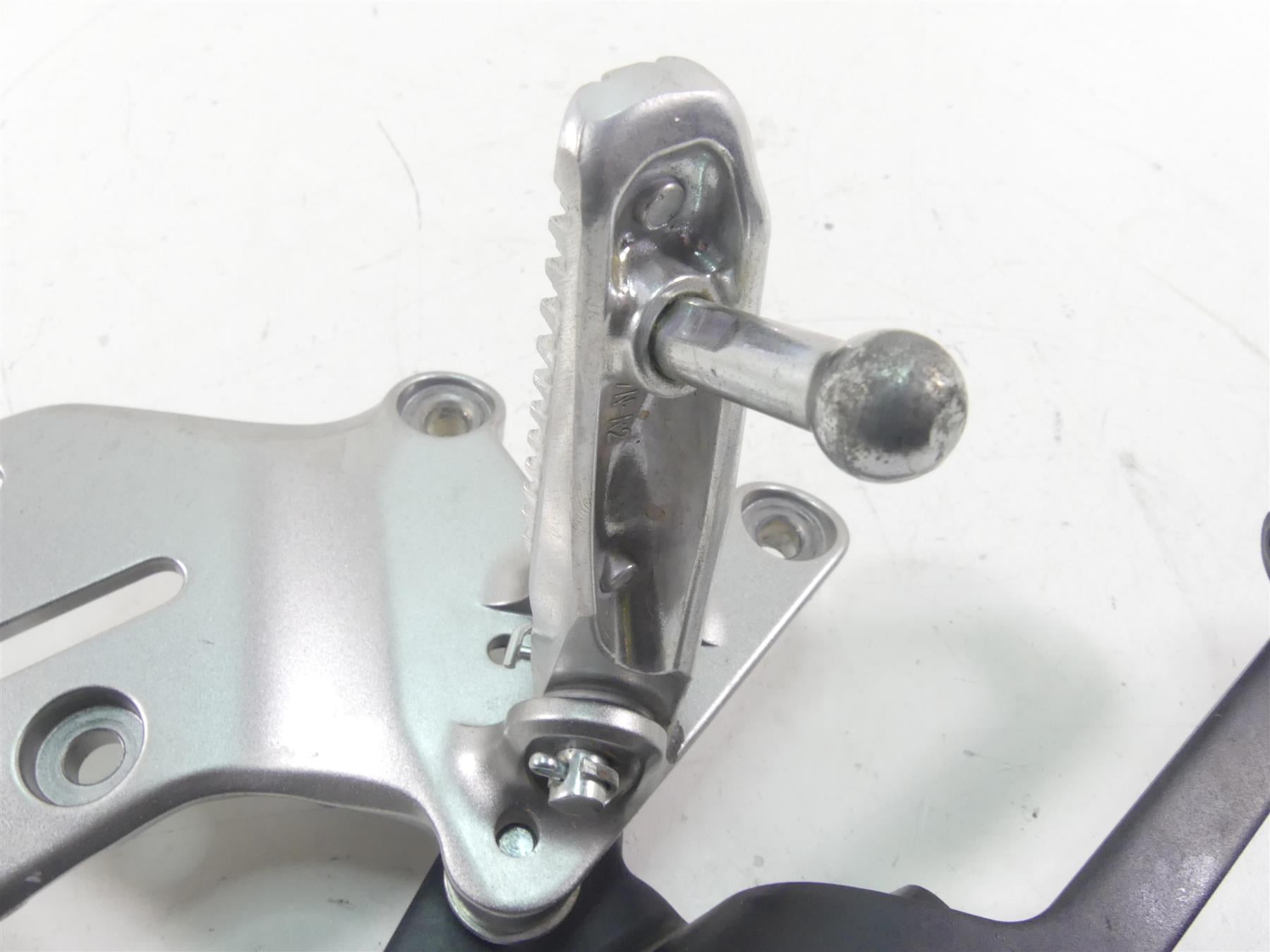 2022 Yamaha MT09 FZ09 Right Front Footpeg + Brake Pedal Set B7N-27443-00-00 {{ shop.shopifyCountryName }} - Mototech271