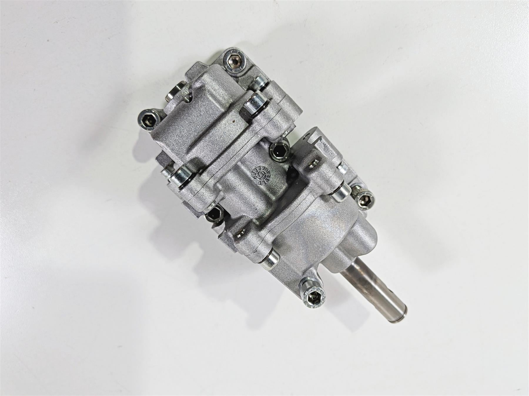 2016 Aprilia RSV 1100 Tuono V4 Factory Oil Pump 2A000539 {{ shop.shopifyCountryName }} - Mototech271