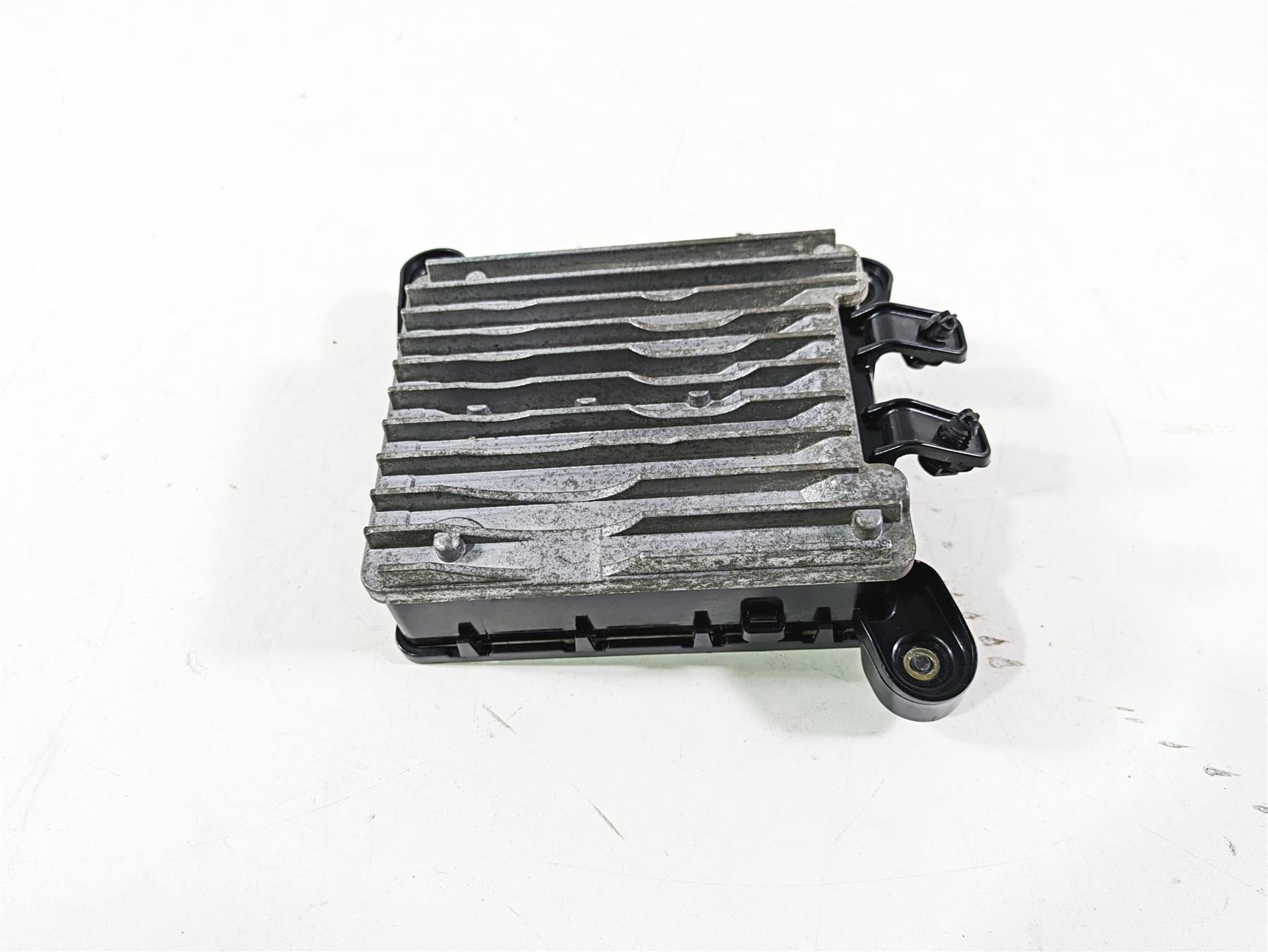 2018 Indian Chieftain Dark Horse Front Radio Amp Amplifier Module 4015980 {{ shop.shopifyCountryName }} - Mototech271
