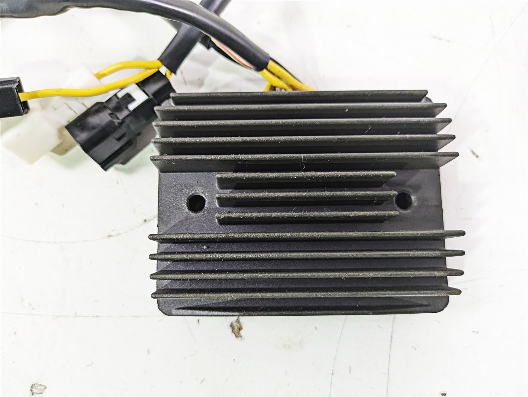 2005 Kawasaki ZX12R Ninja Rectifier Voltage Regulator SH689CB