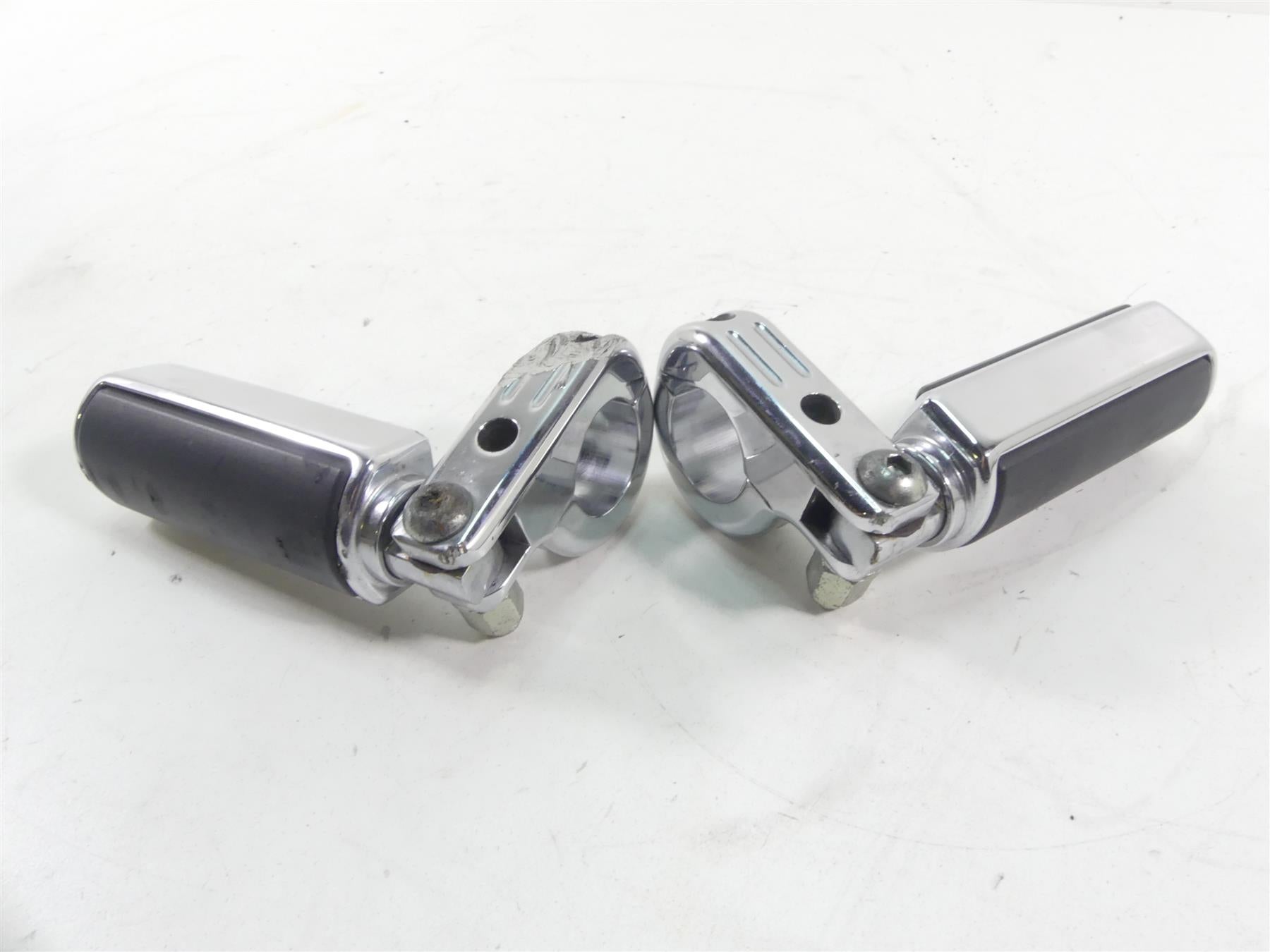 2007 Harley FLHTCU SE CVO Electra Glide Front Highway Foot Peg Set 49184-97 {{ shop.shopifyCountryName }} - Mototech271