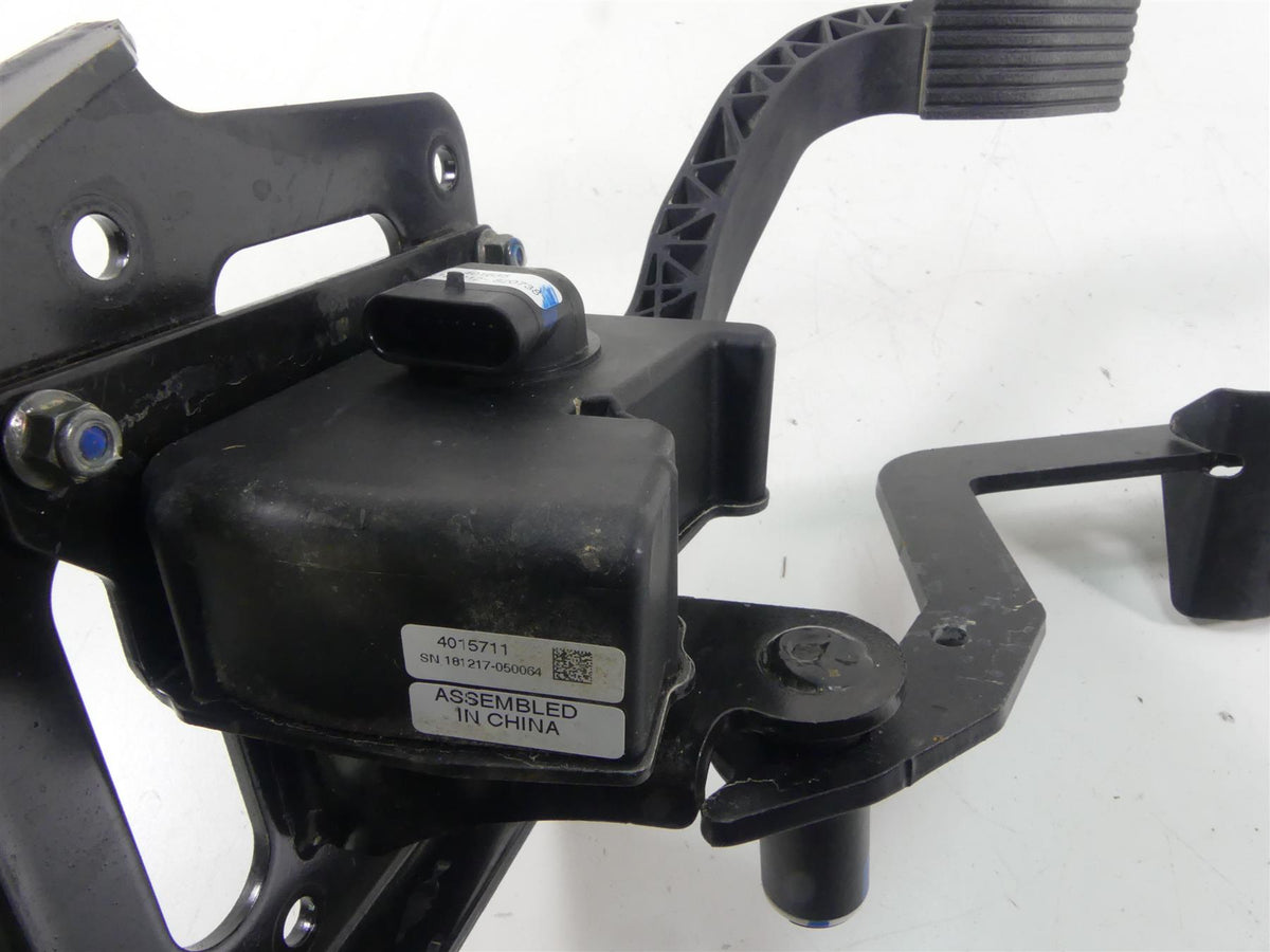 2019 Polaris General 1000 EPS Accelerator & Brake Pedal + Mount Set 4015711 {{ shop.shopifyCountryName }} - Mototech271
