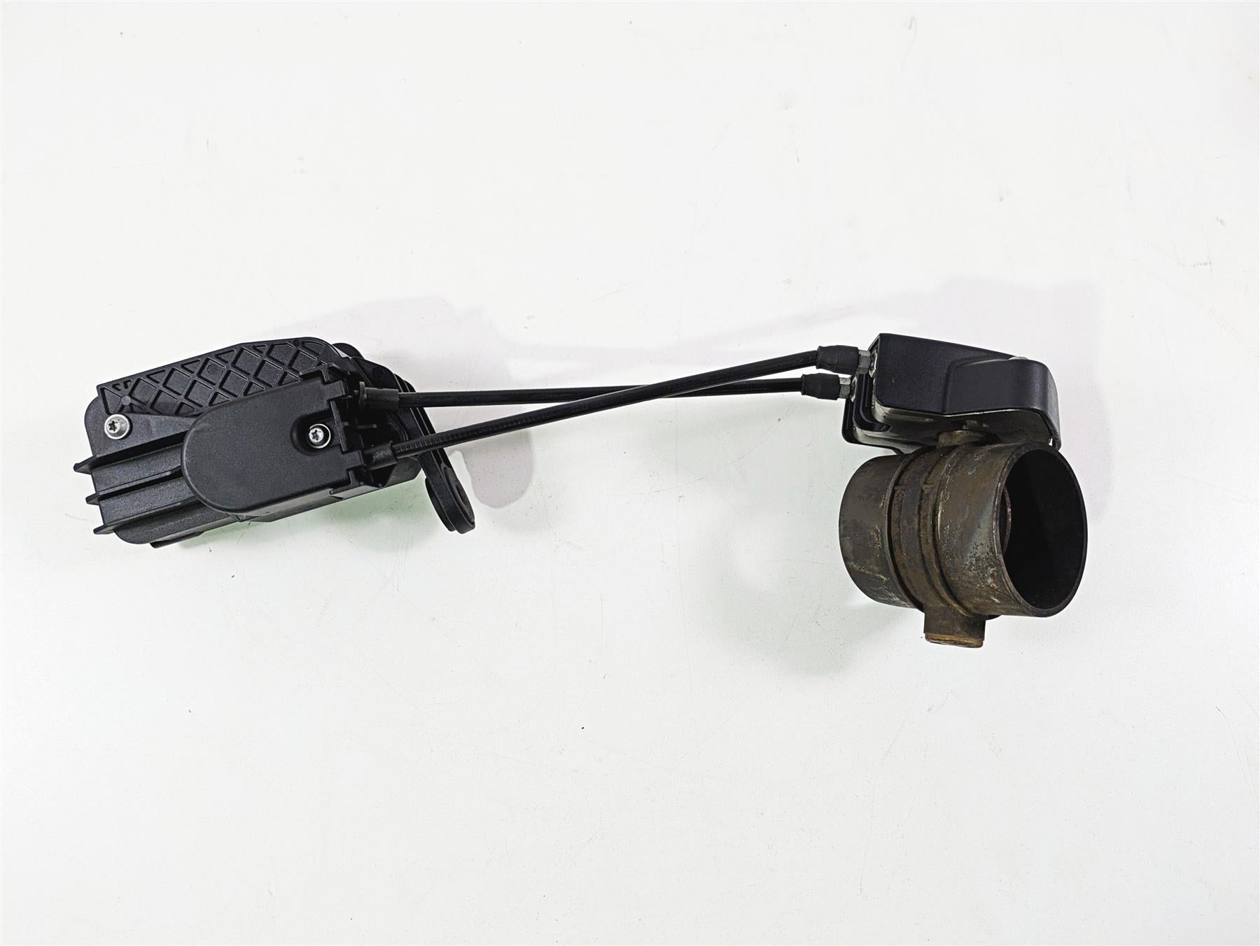 2010 BMW R1200RT K26 Exhaust Valve Flap & Servo Motor 18128521881 18128546552 {{ shop.shopifyCountryName }} - Mototech271