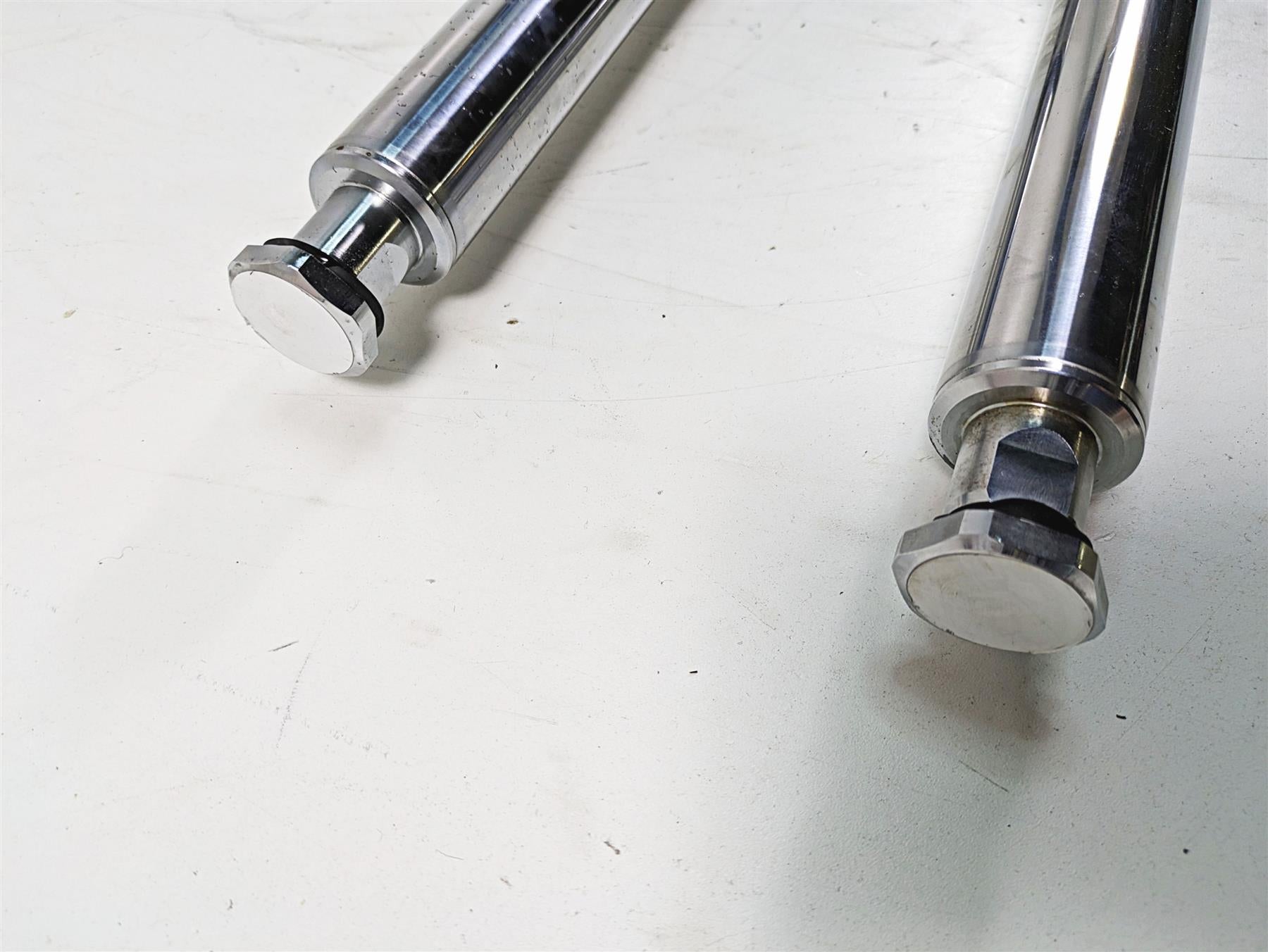 2009 Harley Touring FLHTCU Electra Glide Front Fork Leg Set 41mm - Read 46495-09 {{ shop.shopifyCountryName }} - Mototech271