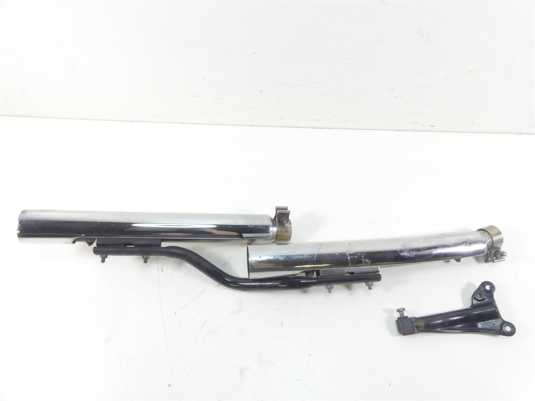 2009 Harley FXDL Dyna Low Rider Straight Shots Vance Hines Slip On Muffler 16823