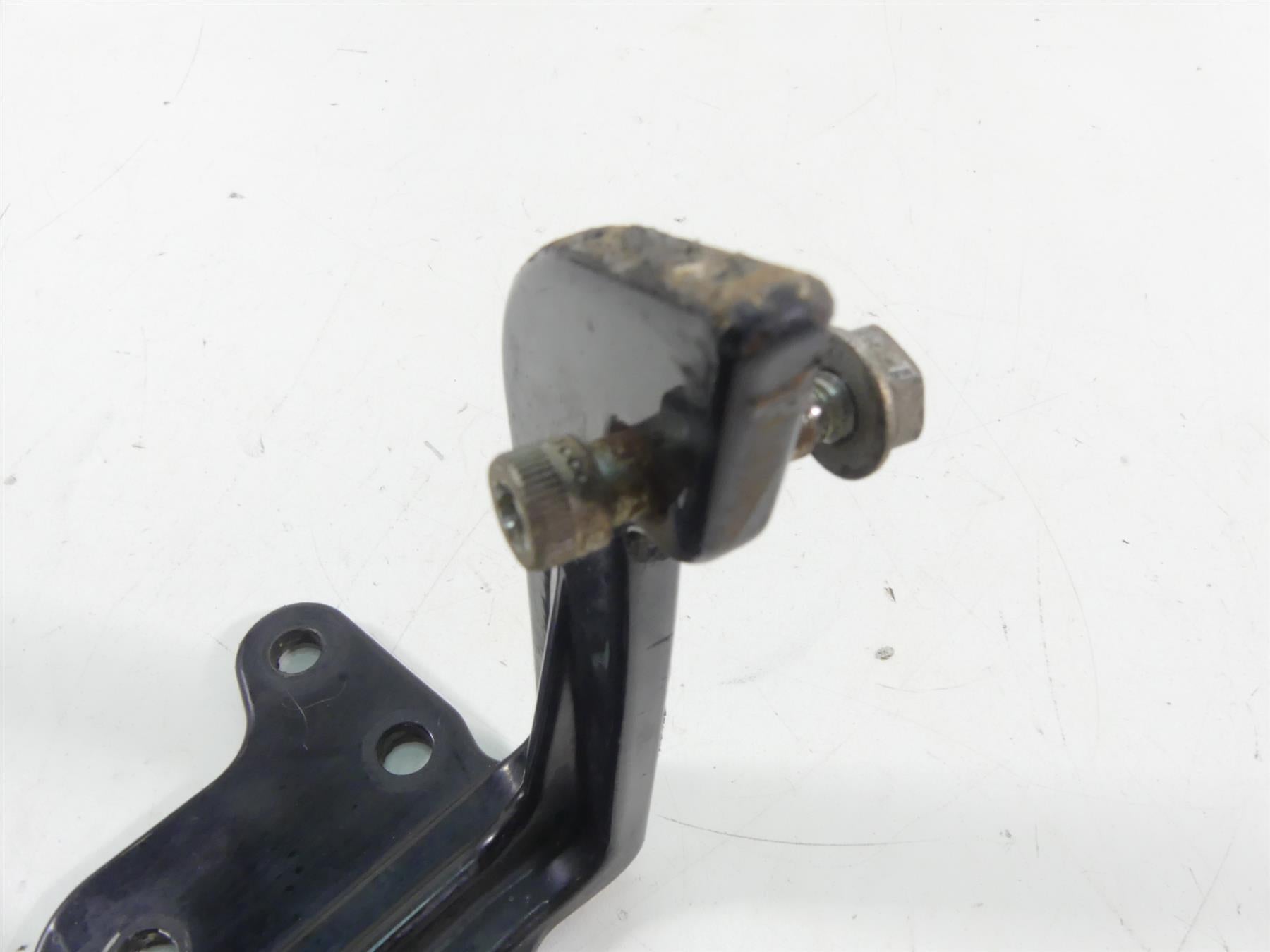 2004 Harley Softail FLSTFI Fat Boy Gear Shifter Shift Lever Bracket 33630-00A {{ shop.shopifyCountryName }} - Mototech271