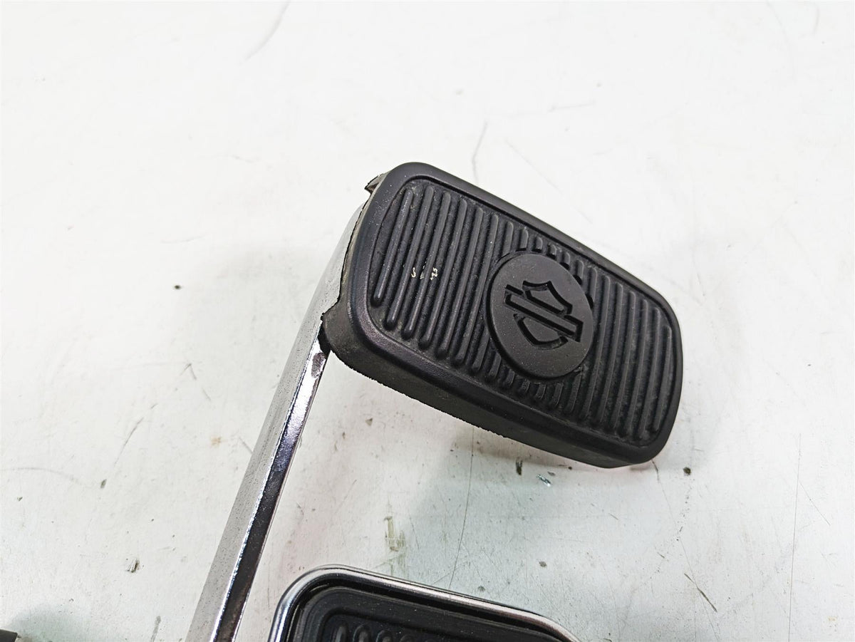2010 Harley Touring FLHTCU Electra Glide Right Floorboard + Brake Pedal 50621-06 {{ shop.shopifyCountryName }} - Mototech271