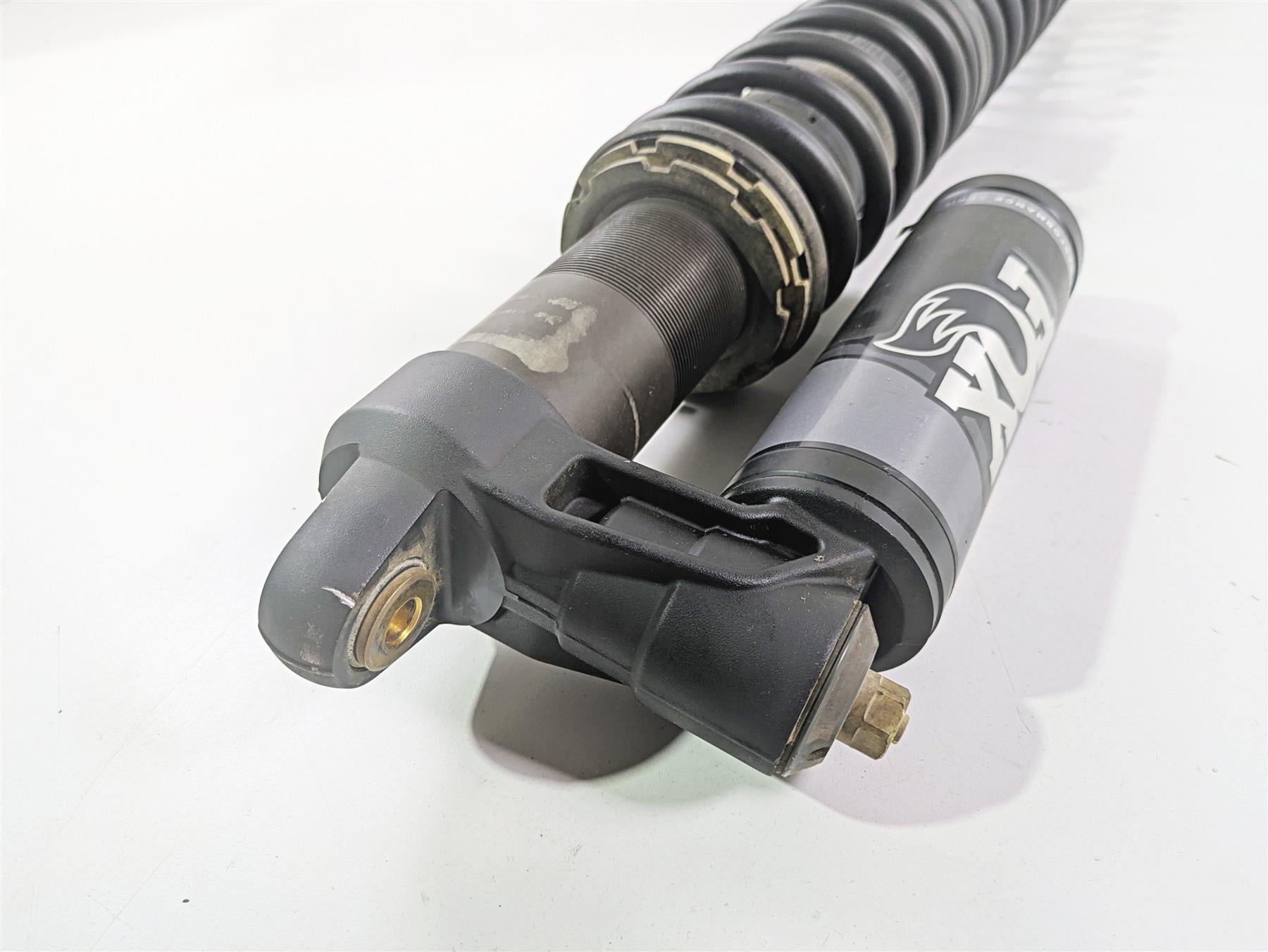 2020 Yamaha YXZ1000 R SS XTR Right Rear Shock Damper Fox B5H-F220H-00-00 {{ shop.shopifyCountryName }} - Mototech271