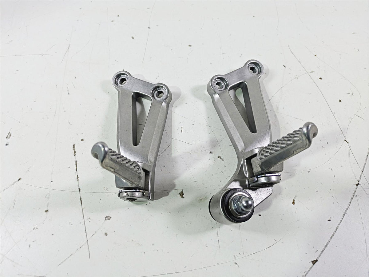 2005 Kawasaki ZX12R Ninja Rear Passenger Footpeg Set 35063-0062-458 {{ shop.shopifyCountryName }} - Mototech271