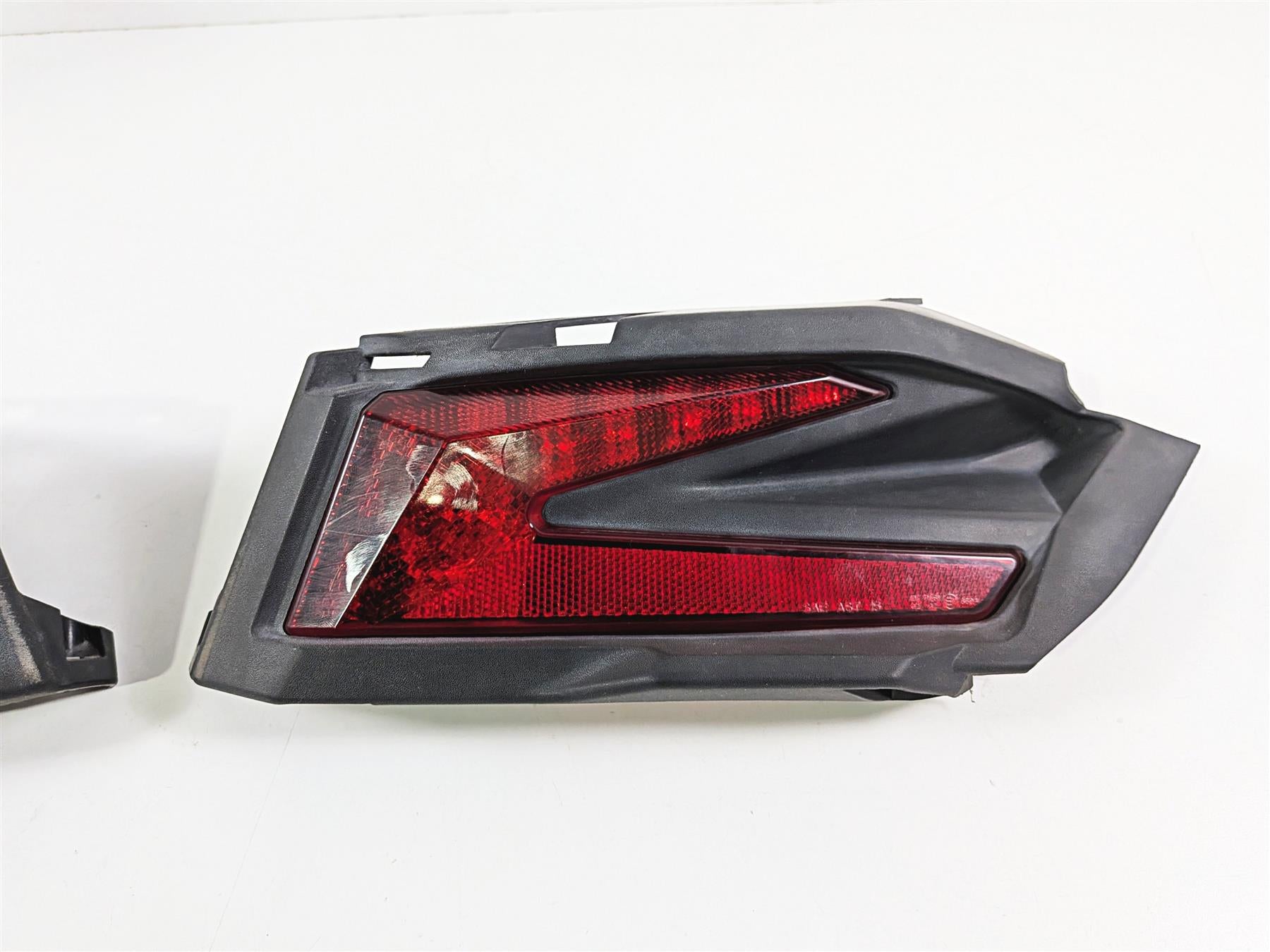 2018 Can Am Maverick X3 XRS Turbo R Taillight Tail Light 710004743 710004744-Mototech271