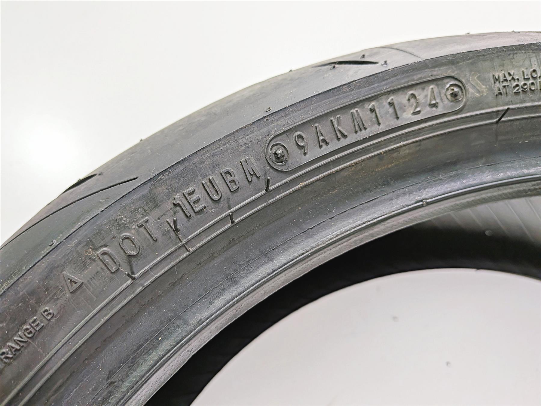 Used Motorcycle Rear Tire Dunlop Sportmax Roadsport 2 190/50R17 45238822 {{ shop.shopifyCountryName }} - Mototech271