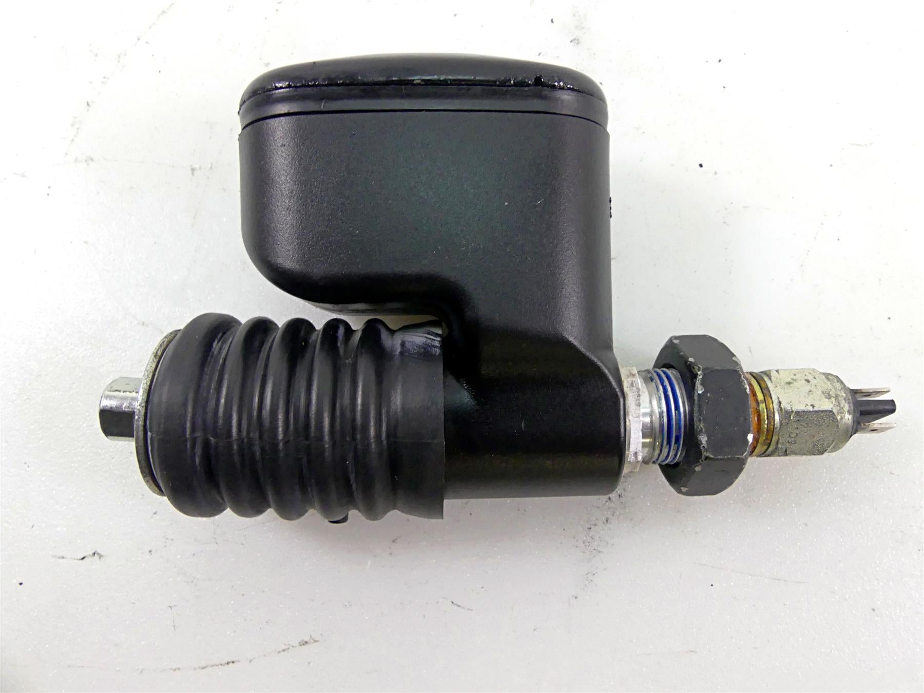2010 Harley FXDF Dyna Fat Bob Rear Brake Master Cylinder 42474-06C {{ shop.shopifyCountryName }} - Mototech271