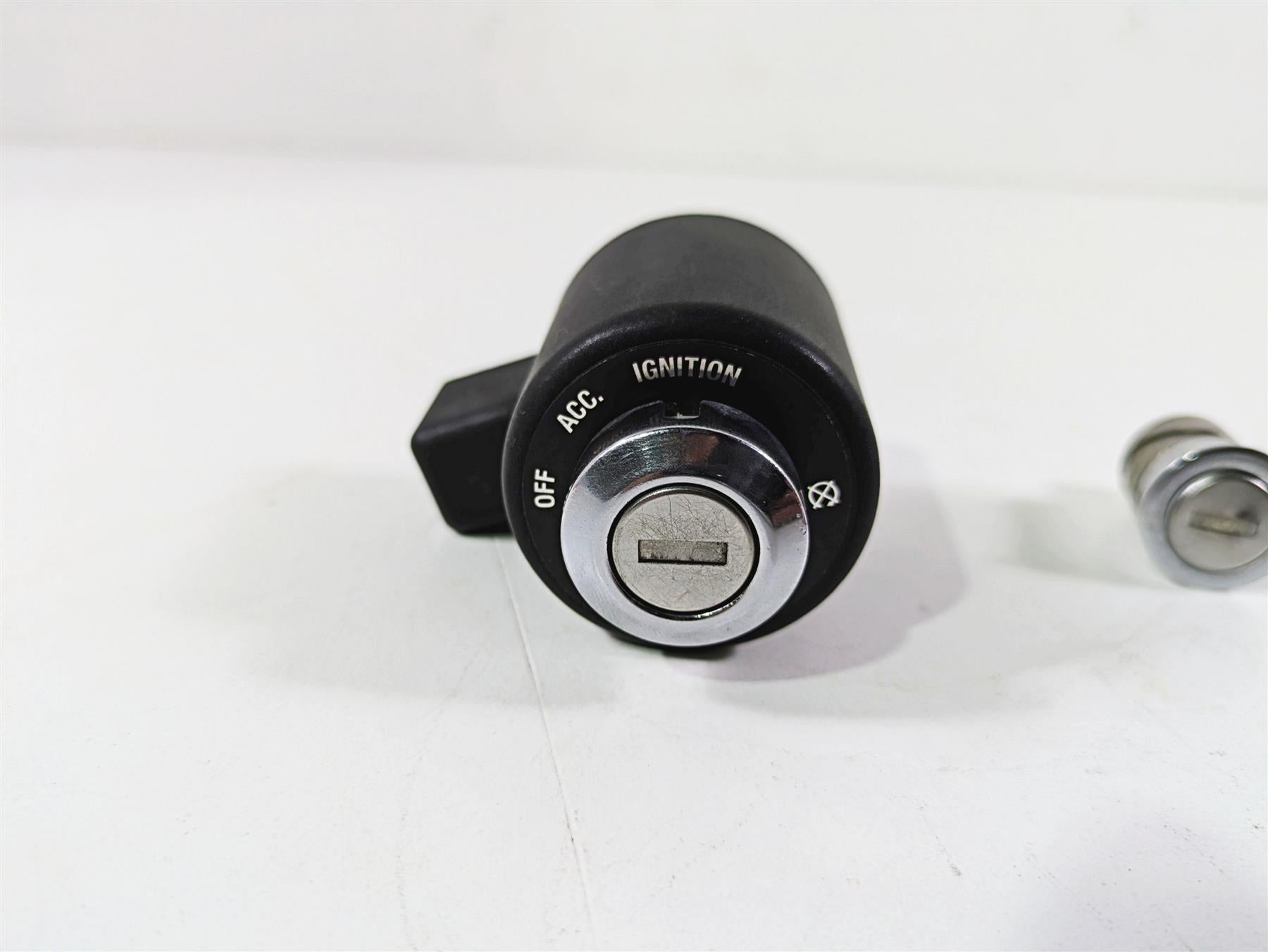 2009 Harley XR1200 Sportster Ignition Switch Steering Lock Key Set 48154-05 {{ shop.shopifyCountryName }} - Mototech271