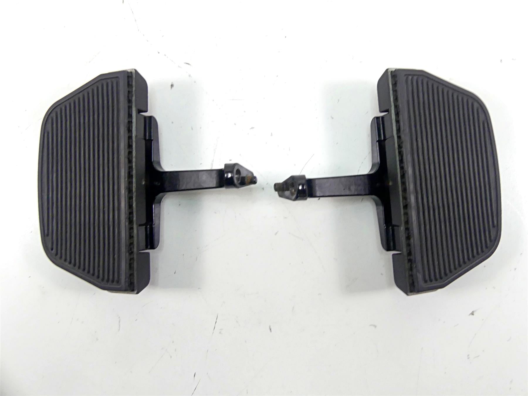 2007 Harley Touring FLHRC Road King Rear Passenger Floor Board Set 52719-93B {{ shop.shopifyCountryName }} - Mototech271