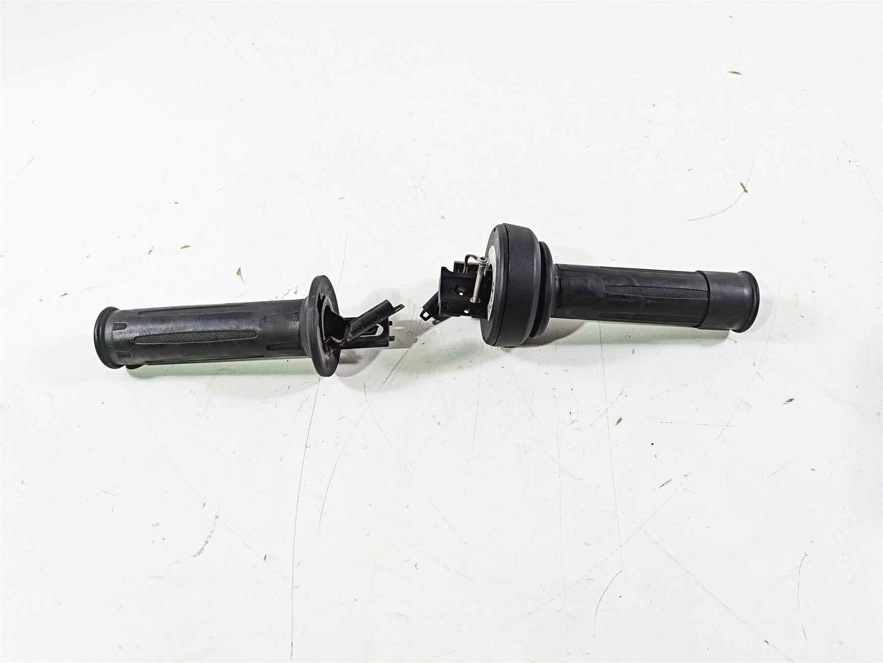 2017 BMW F800GS Adv K75 Heated Left Right Hand Grip Set 61318522470 61318552119 | Mototech271