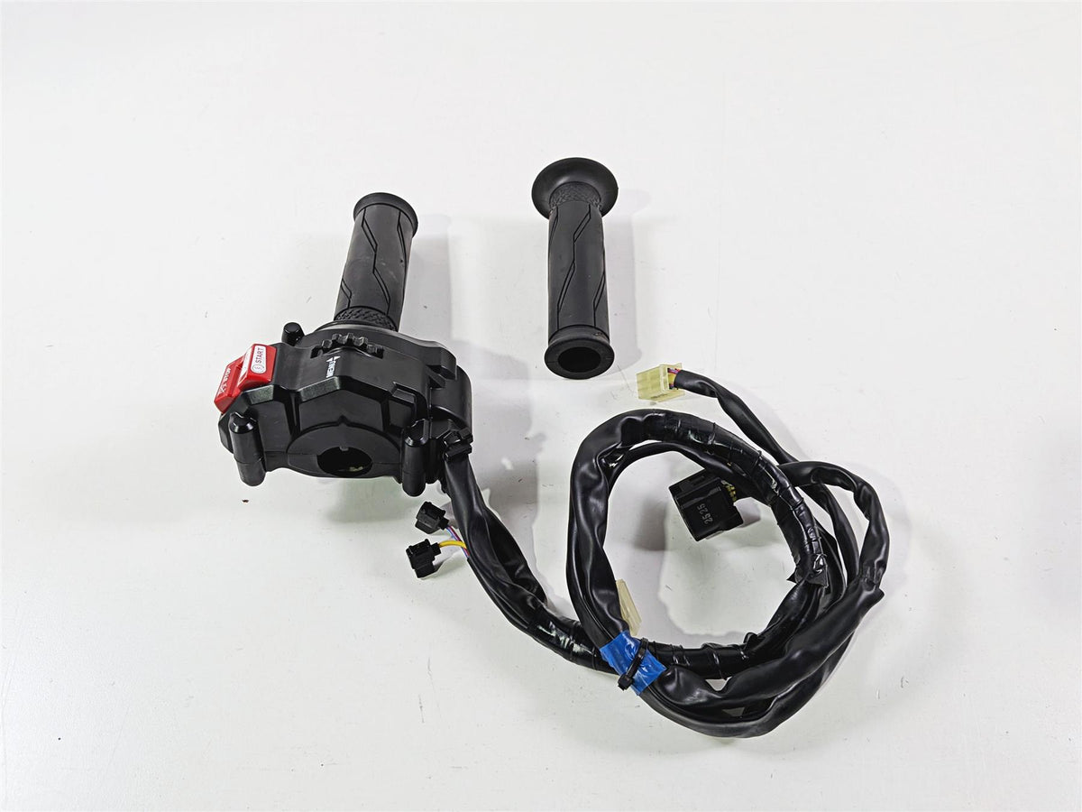 2022 Yamaha YZF R1 R1M RN65 Right Hand Control Switch E-Throttle B3L-8291R-03-00-Mototech271