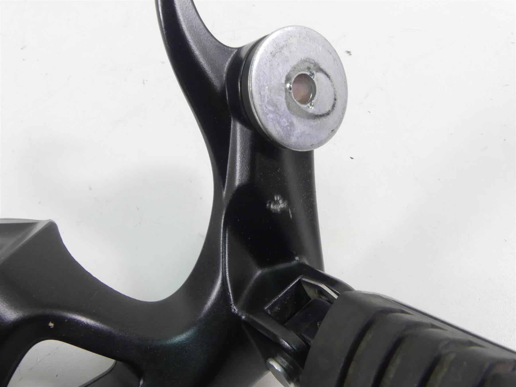 2020 Suzuki GSX1300 R Hayabusa Rear Passenger Footpeg Set 43600-15H20 {{ shop.shopifyCountryName }} - Mototech271