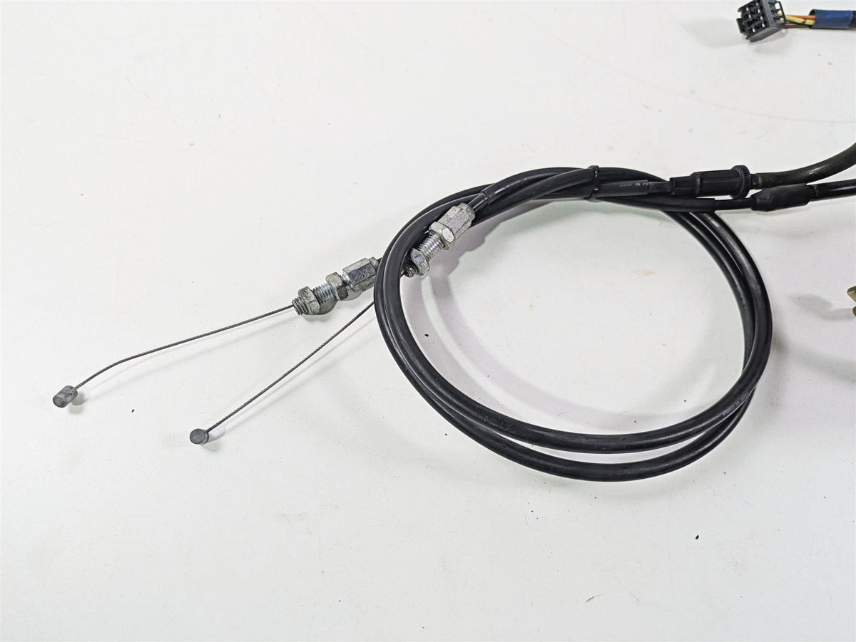 2006 Suzuki GSXR1000 K6 Right Hand Control Switch & Throttle Cables 37200-41G80 {{ shop.shopifyCountryName }} - Mototech271