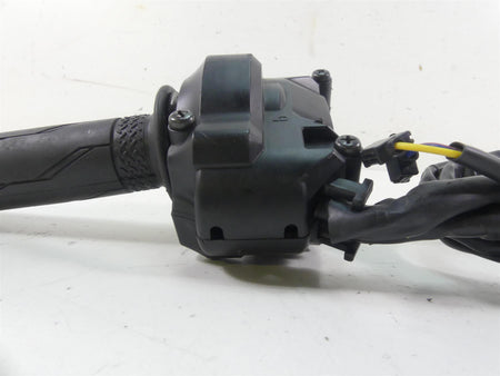 2022 Yamaha MT09 FZ09 Right Control Switch & Throttle Set - Read B7N-26240-00-00 {{ shop.shopifyCountryName }} - Mototech271