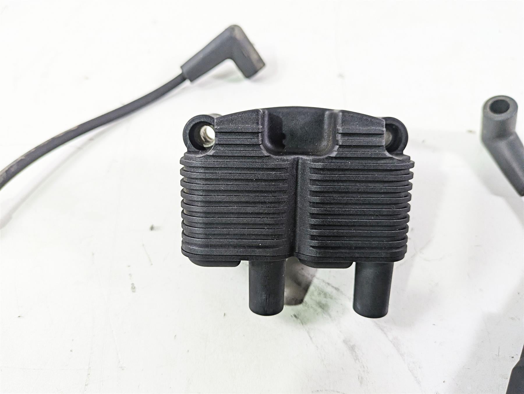 2004 Harley Softail FLSTF Fat Boy Ignition Coil + Wires & Plugs Set 31655-99 {{ shop.shopifyCountryName }} - Mototech271
