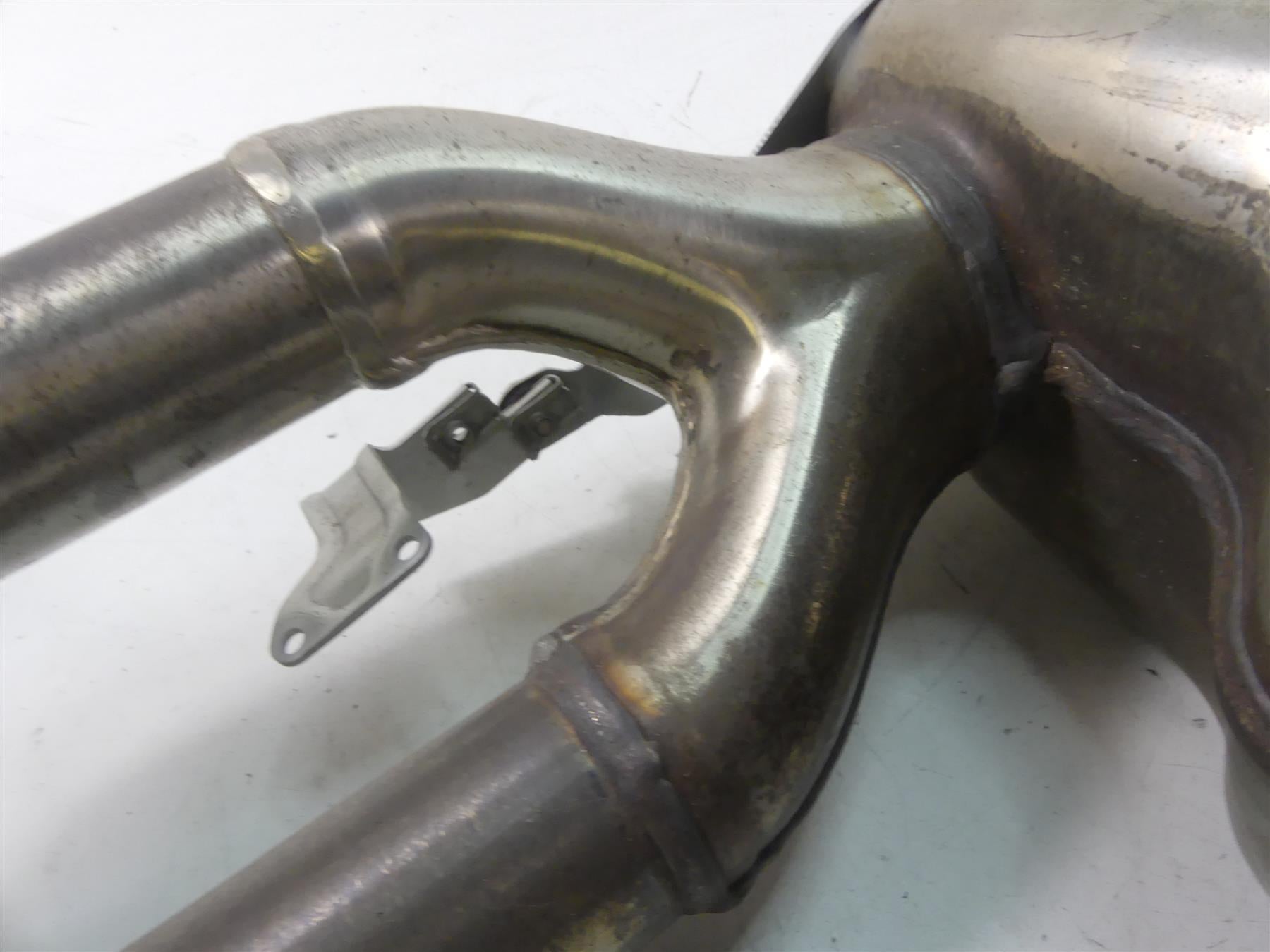 2021 Aprilia RS 660 Oem Exhaust Pipe Header Chamber Assembly 2B005290 {{ shop.shopifyCountryName }} - Mototech271