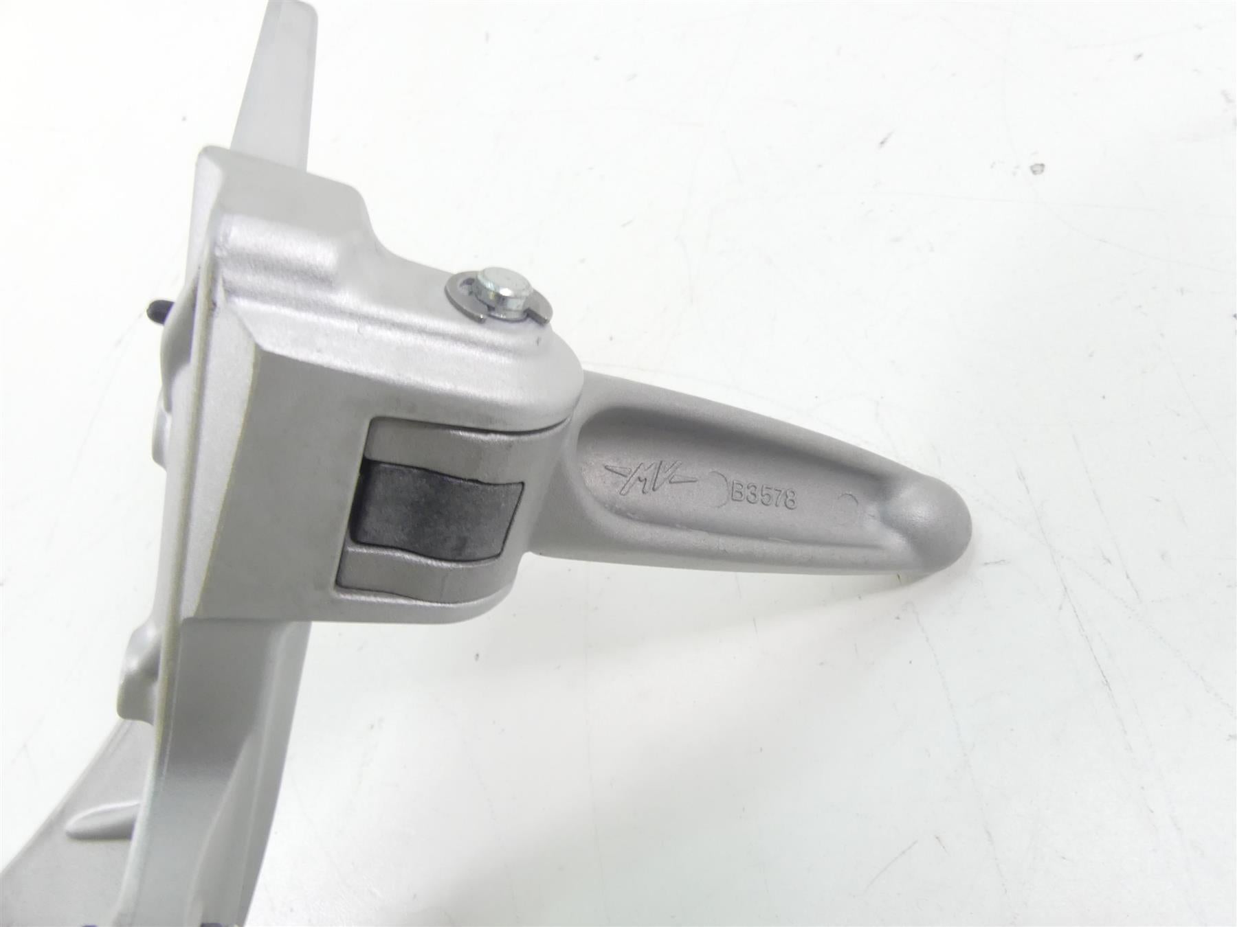 2018 Mv Agusta Brutale 800 RR Right Footpeg Foot Peg Mount Bracket Set 8AA0C1686 {{ shop.shopifyCountryName }} - Mototech271
