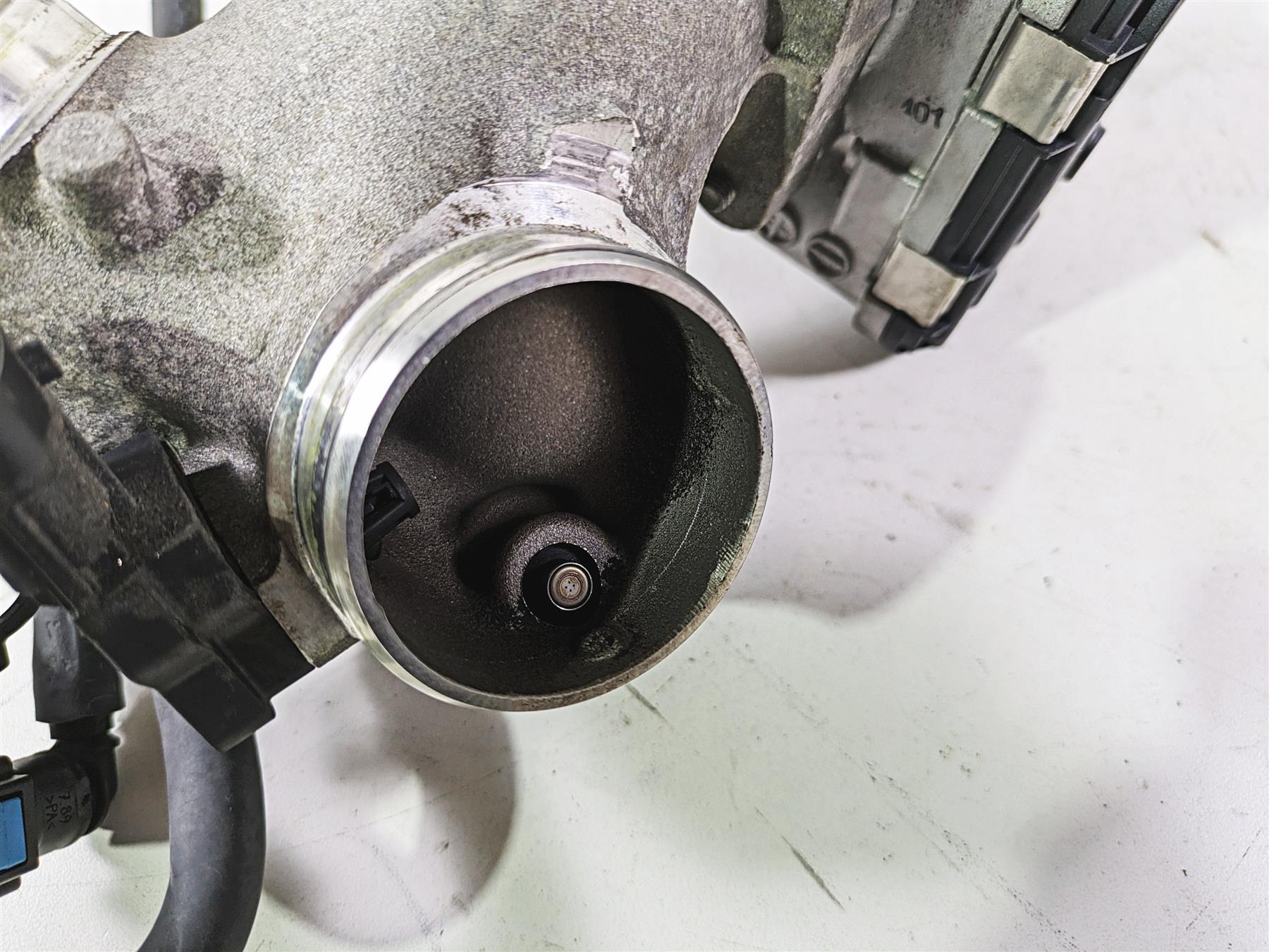 2018 Indian Chieftain Dark Horse Throttle Body & Intake I 5138214 T 1204685 {{ shop.shopifyCountryName }} - Mototech271