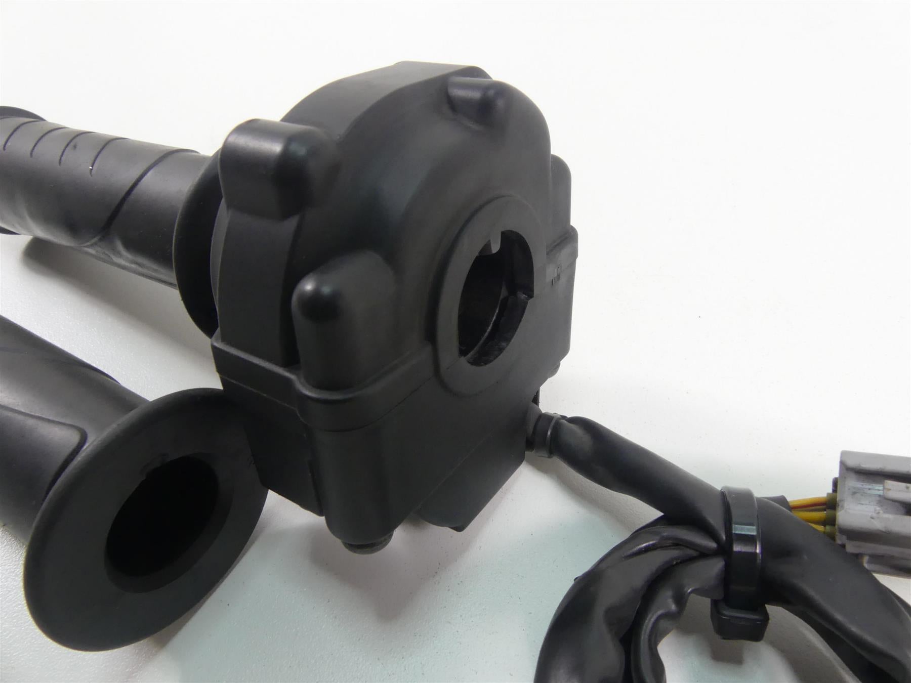 2017 Ducati 939 S Supersport E-Throttle Grip Handle Set 66020093B {{ shop.shopifyCountryName }} - Mototech271