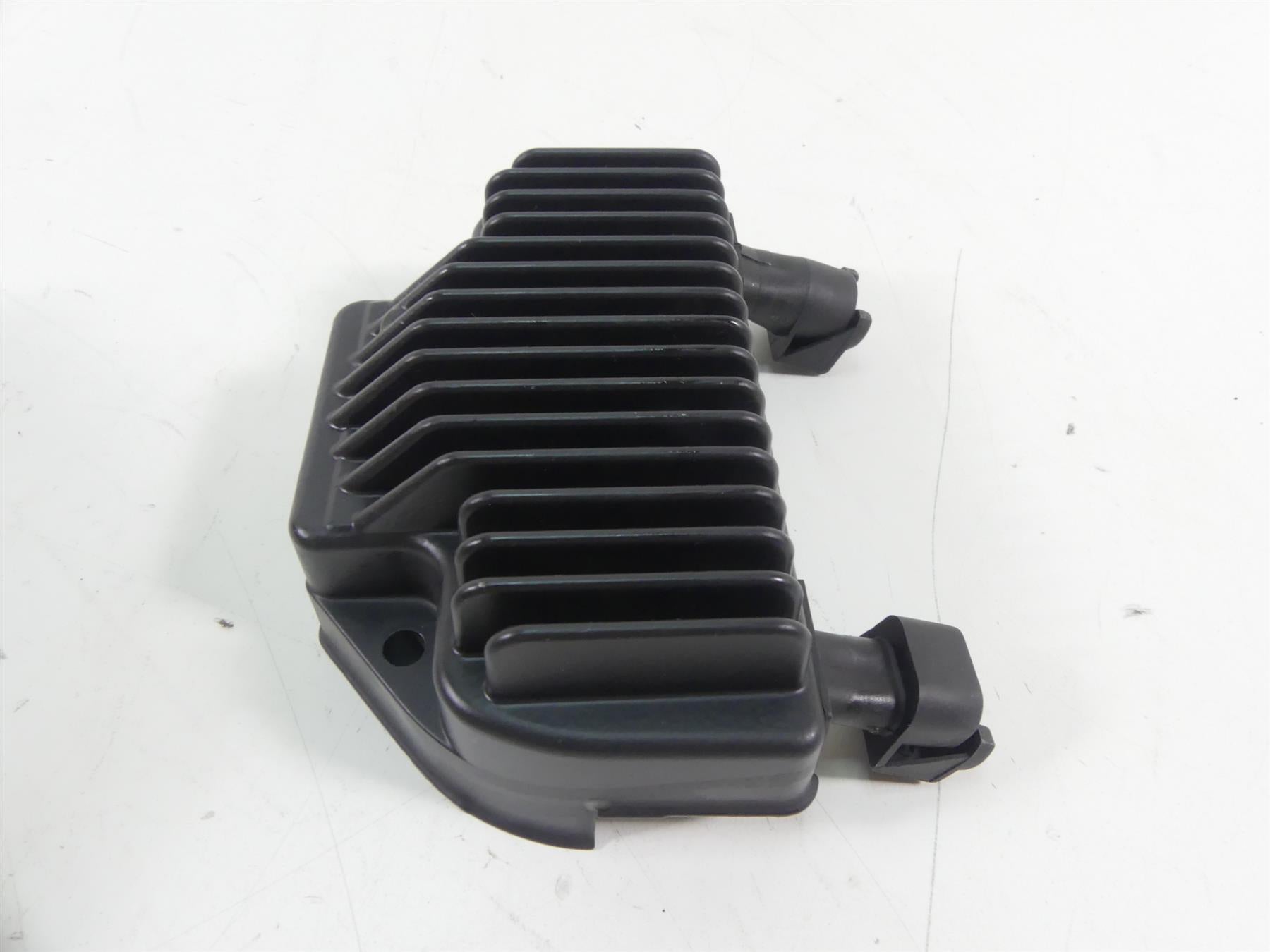 2009 Harley FXDF Dyna Fat Bob Rectifier Voltage Regulator 74631-08A {{ shop.shopifyCountryName }} - Mototech271