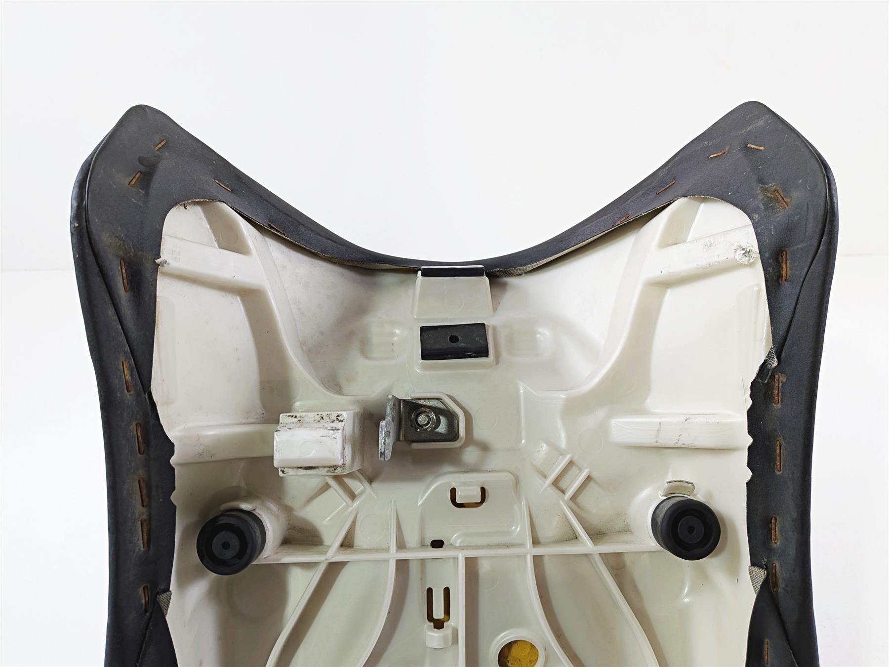 2012 Yamaha XT1200 Super Tenere Front Seat Saddle 23P-24710-10-00 23P-24710-11 {{ shop.shopifyCountryName }} - Mototech271