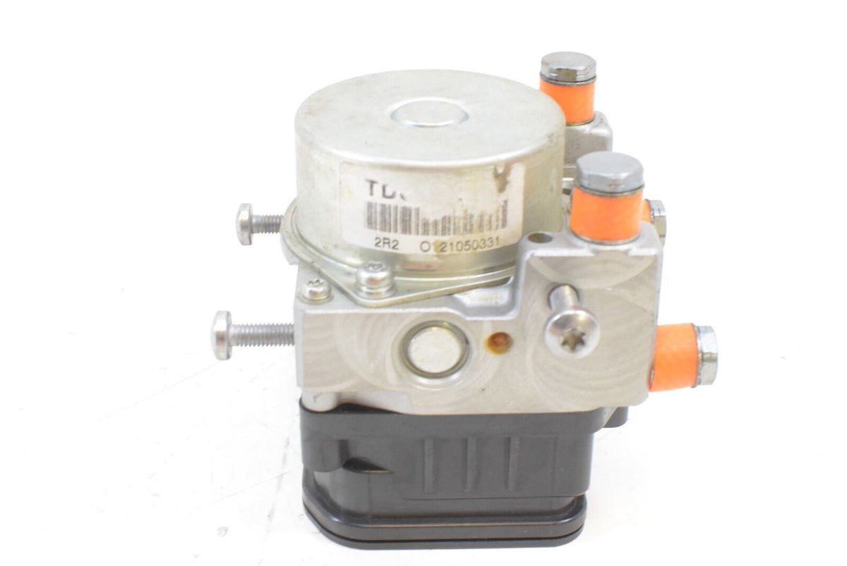 2013 Triumph Speed Triple 1050 R Abs Brake Pump Module T2024104 {{ shop.shopifyCountryName }} - Mototech271