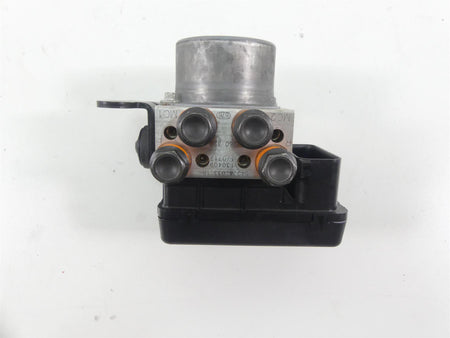 2014 Ducati Hypermotard 821 SP Abs Brake Pump Pressure Module 54240331B {{ shop.shopifyCountryName }} - Mototech271