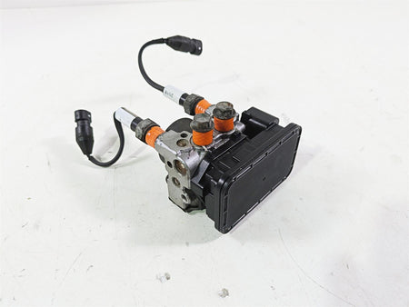 2018 Indian Chieftain Limited Abs Brake Pump Unit Module 2204981 {{ shop.shopifyCountryName }} - Mototech271