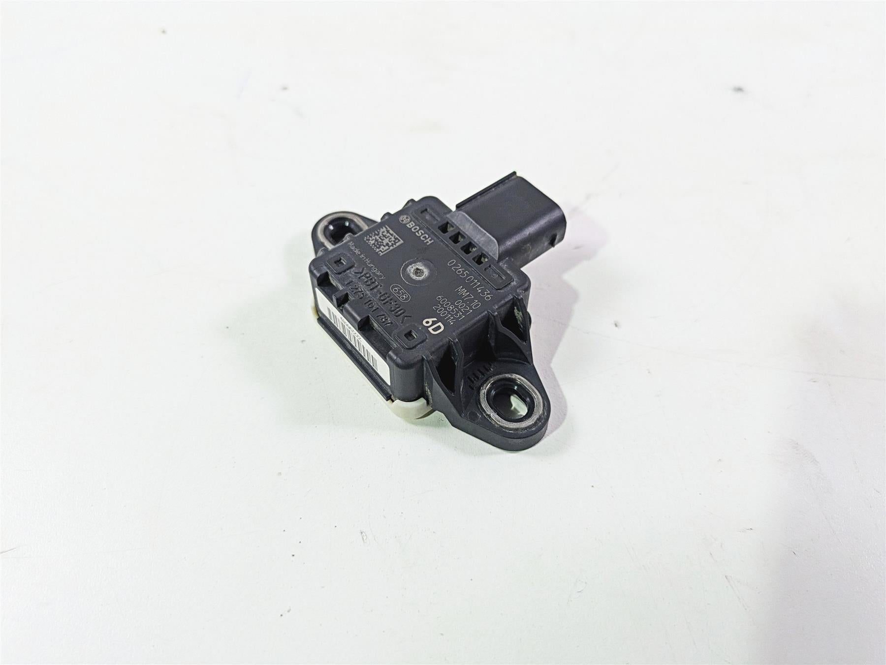 2020 Suzuki V-Strom 1050 XT Bosch Fall Tip Over Lean Angle Sensor 55750-06L00 {{ shop.shopifyCountryName }} - Mototech271