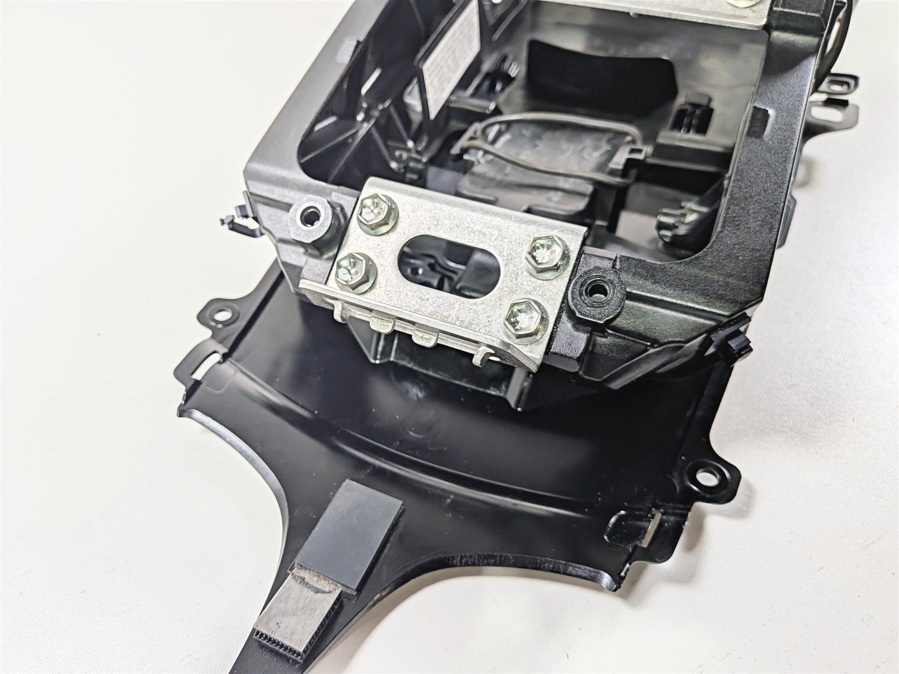 2024 Suzuki GSXR600 Subframe Inner Fender Set 41221-14J00-YUG 41211-14J00-YUG {{ shop.shopifyCountryName }} - Mototech271