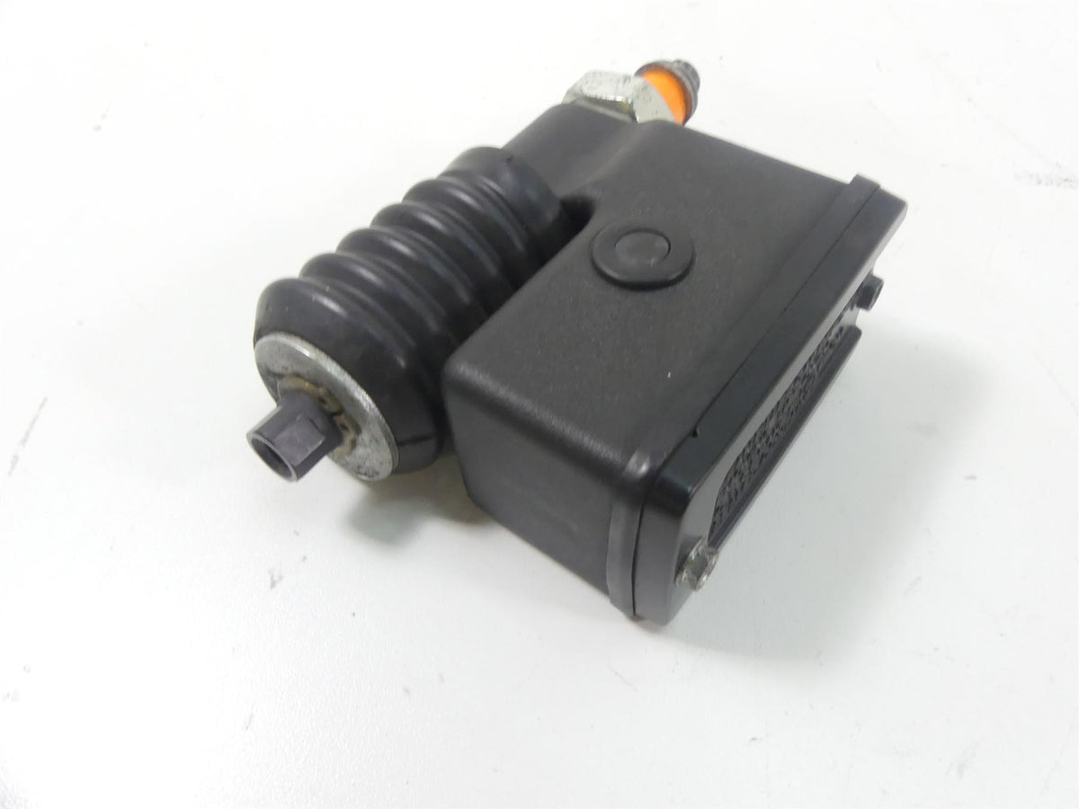 1995 Harley Dyna FXDL Low Rider Nice Rear Brake Master Cylinder 42474-90 {{ shop.shopifyCountryName }} - Mototech271