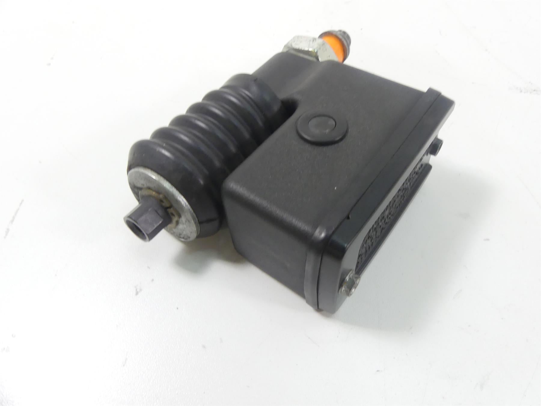 1995 Harley Dyna FXDL Low Rider Nice Rear Brake Master Cylinder 42474-90 {{ shop.shopifyCountryName }} - Mototech271