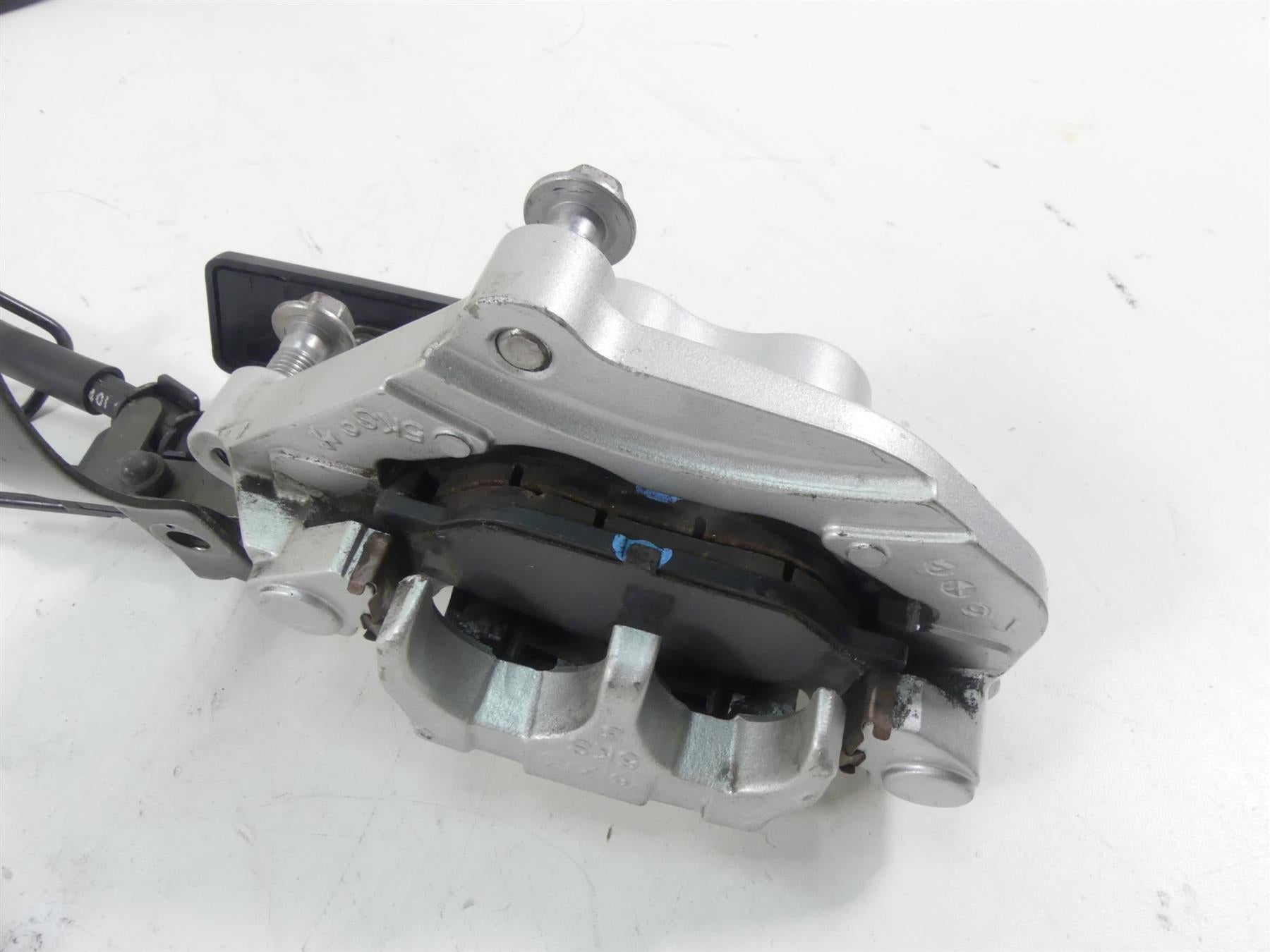 2007 Yamaha XVS1300 V-Star Front Brake Caliper & Line Set 3D8-2580U-00-00 {{ shop.shopifyCountryName }} - Mototech271