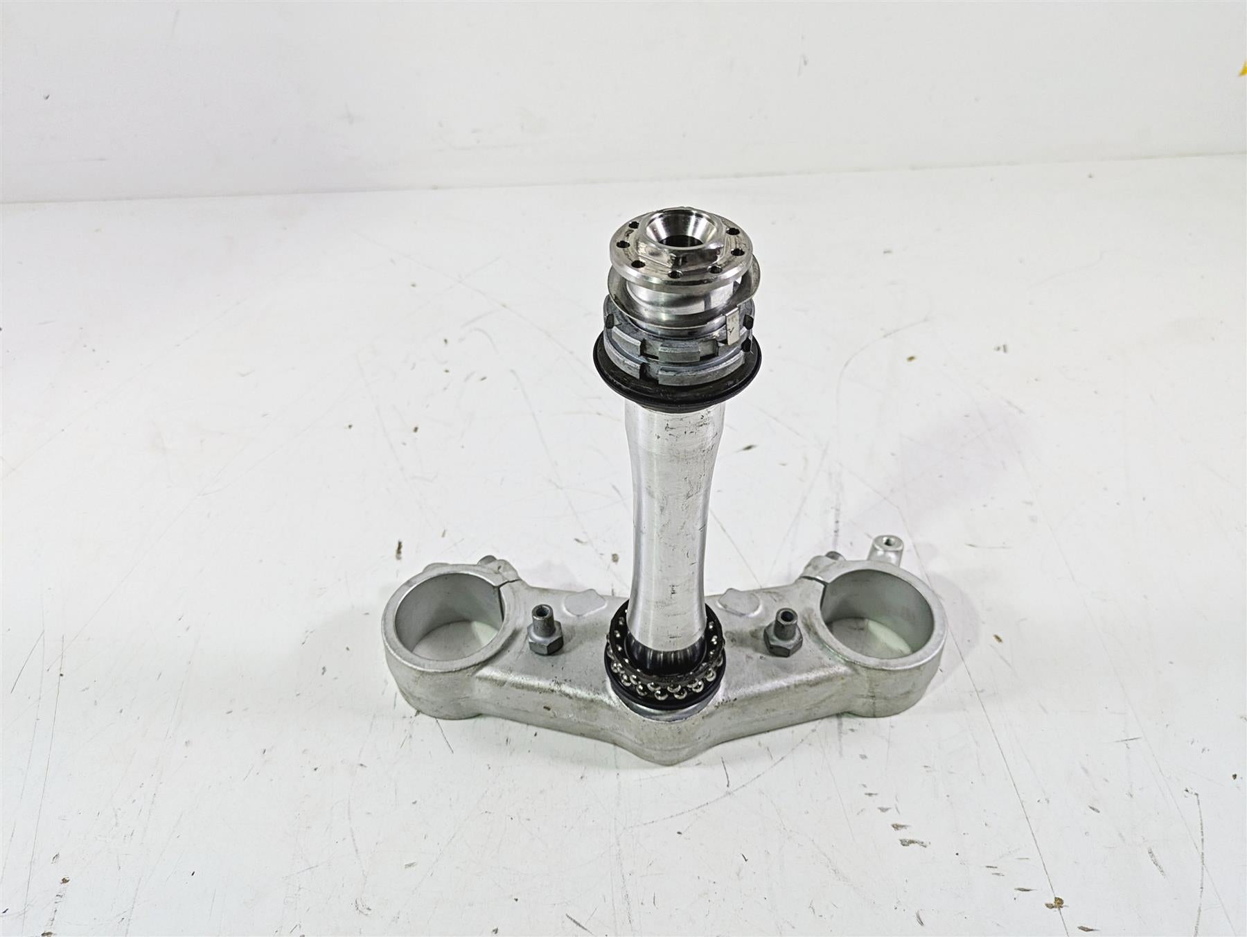 2021 Aprilia RS660 Lower Triple Tree Steering Clamp 2B005255 {{ shop.shopifyCountryName }} - Mototech271