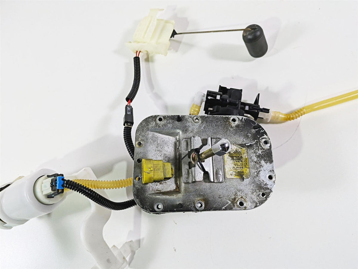 2009 Harley FLSTSB Cross Bones Fuel Gas Petrol Pump - Tested 75284-08A 75252-08 {{ shop.shopifyCountryName }} - Mototech271