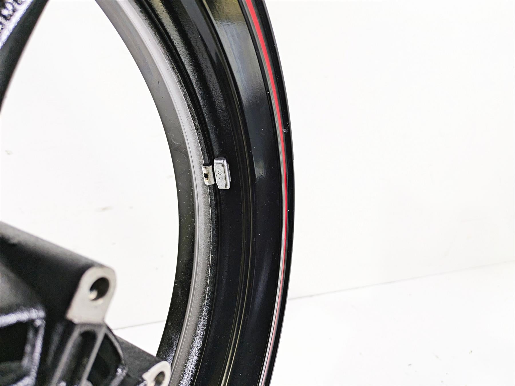2016 Suzuki GSXR1000 Straight 17x3.5 Front Wheel Rim 54111-37H00-019 {{ shop.shopifyCountryName }} - Mototech271