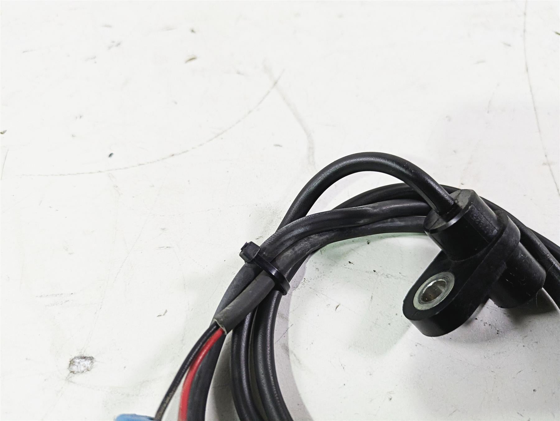 2012 Victory Cross Country Front Abs Wheel Speed Brake Sensor 4013251 {{ shop.shopifyCountryName }} - Mototech271