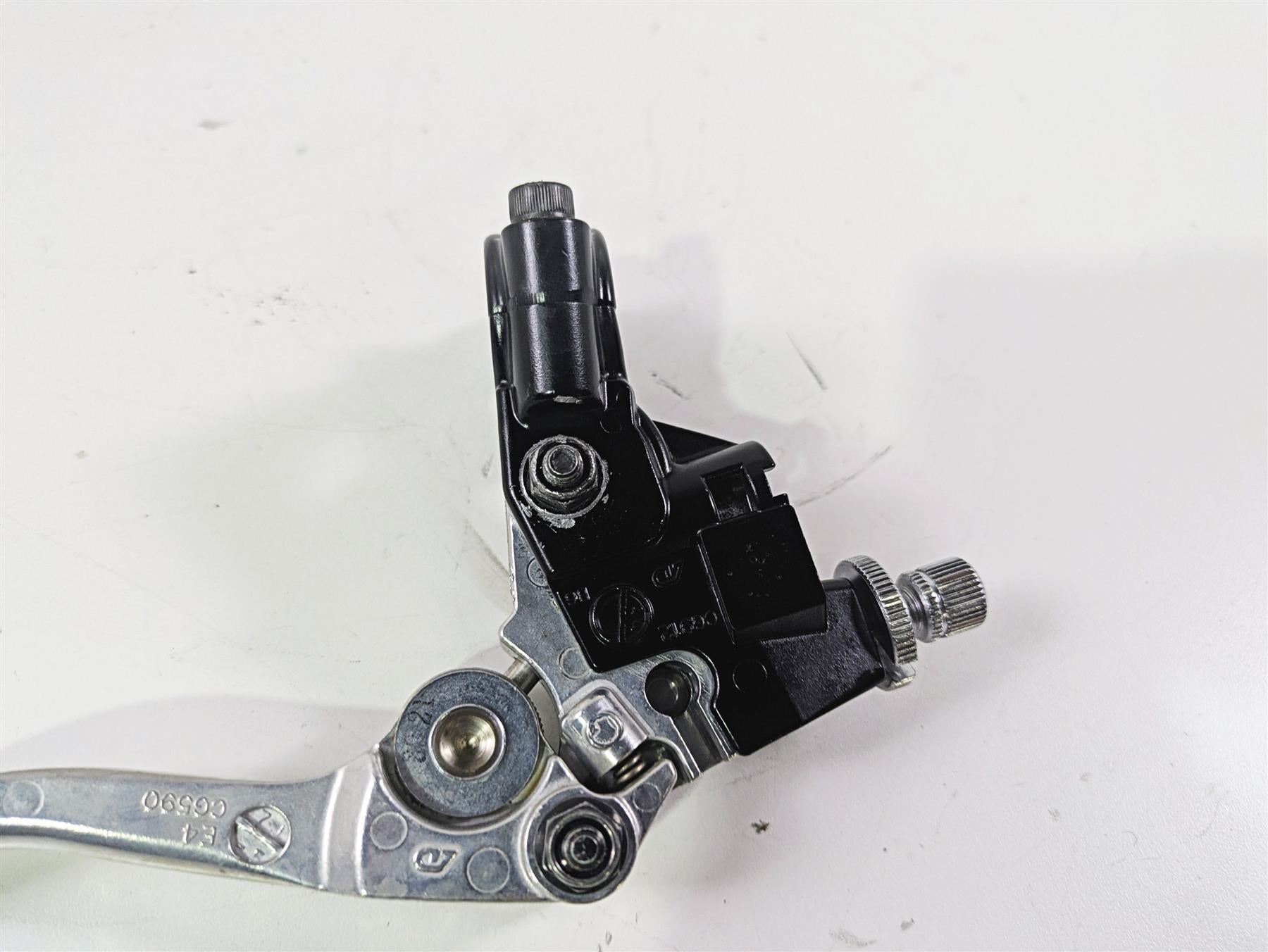 2013 Triumph Bonneville Clutch Perch & Lever T2046583 {{ shop.shopifyCountryName }} - Mototech271